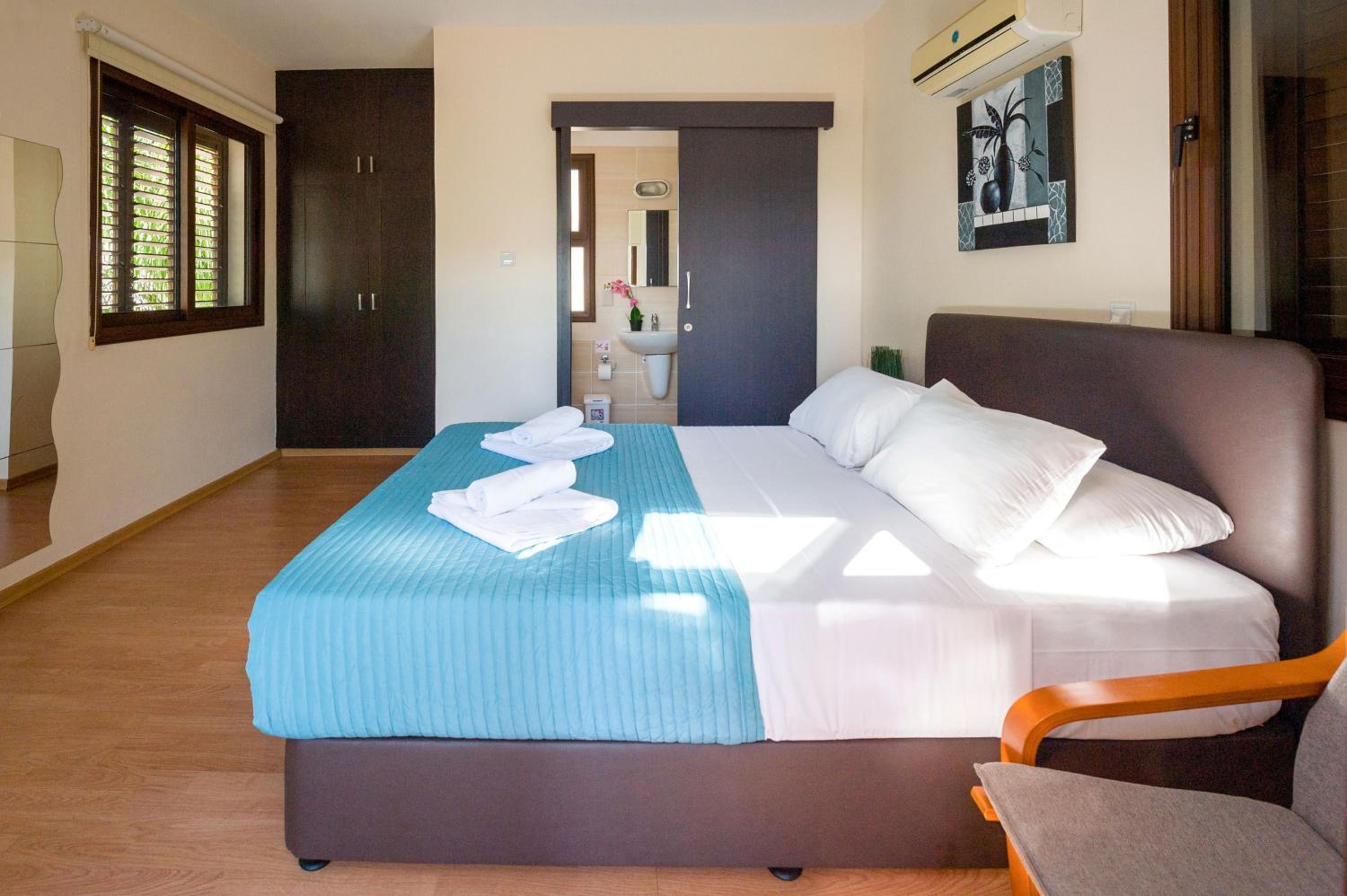 Villa Ioanna - 50m from Med Sea