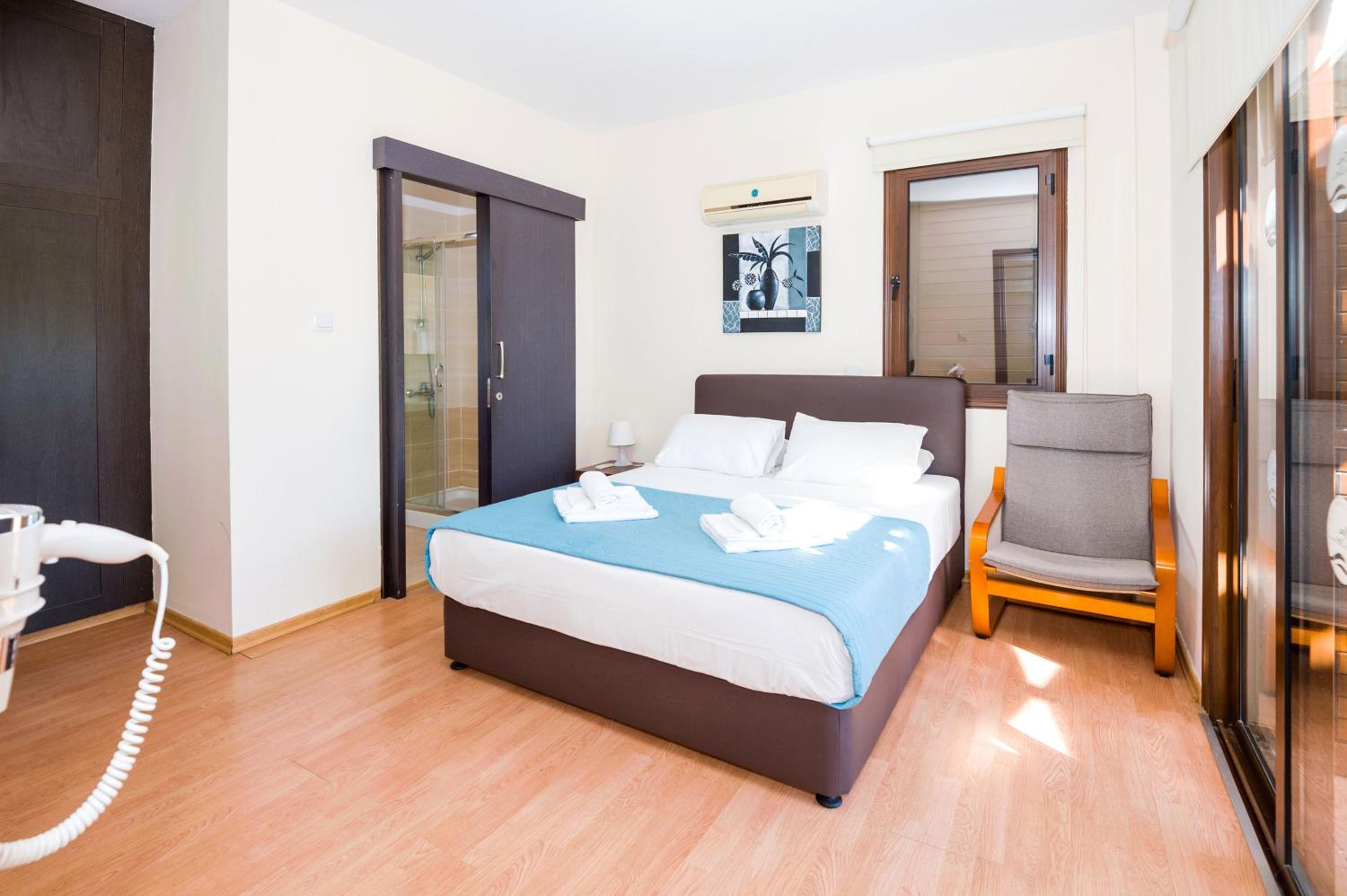 Villa Ioanna - 50m from Med Sea