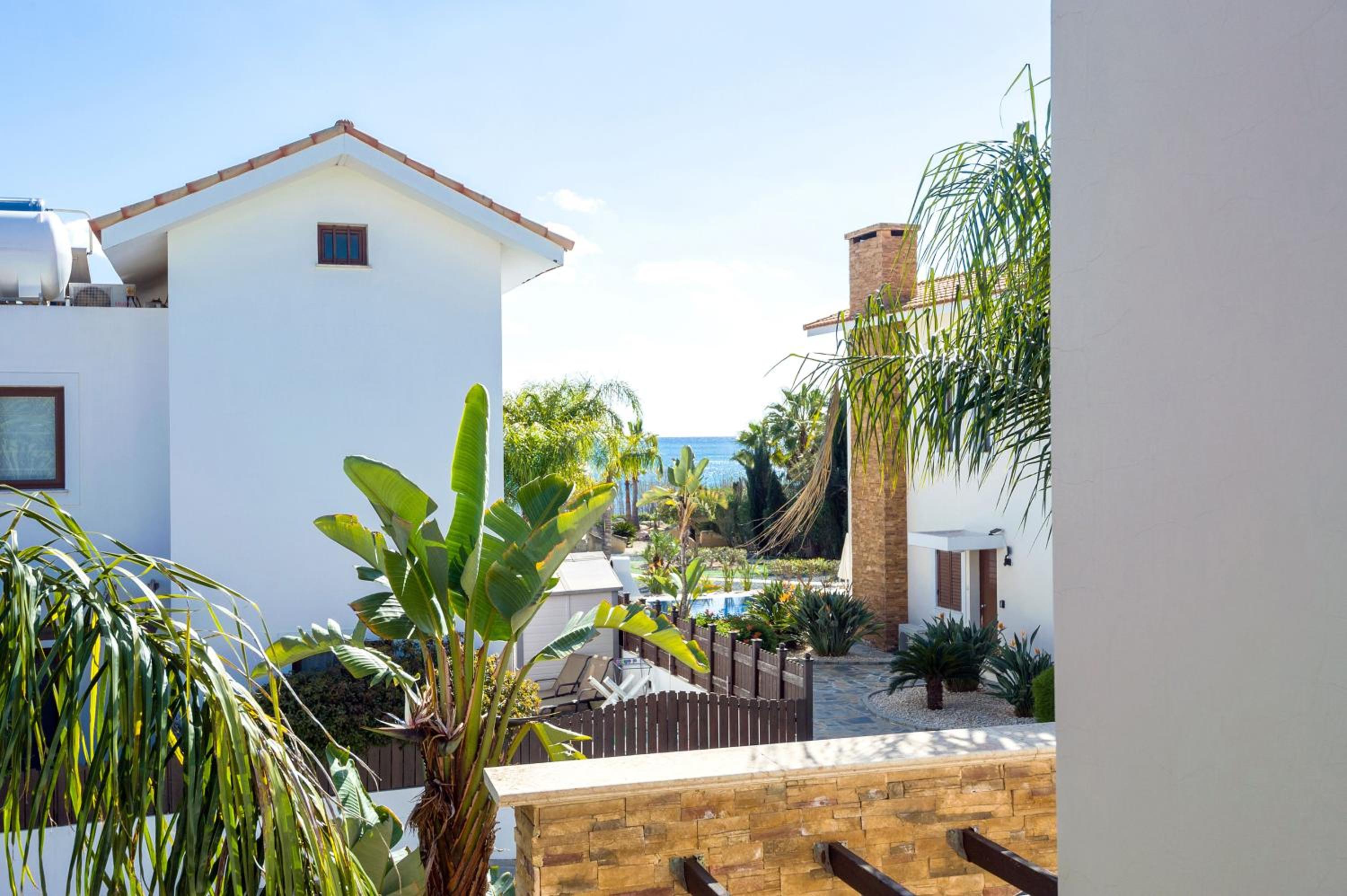 Villa Ioanna - 50m from Med Sea