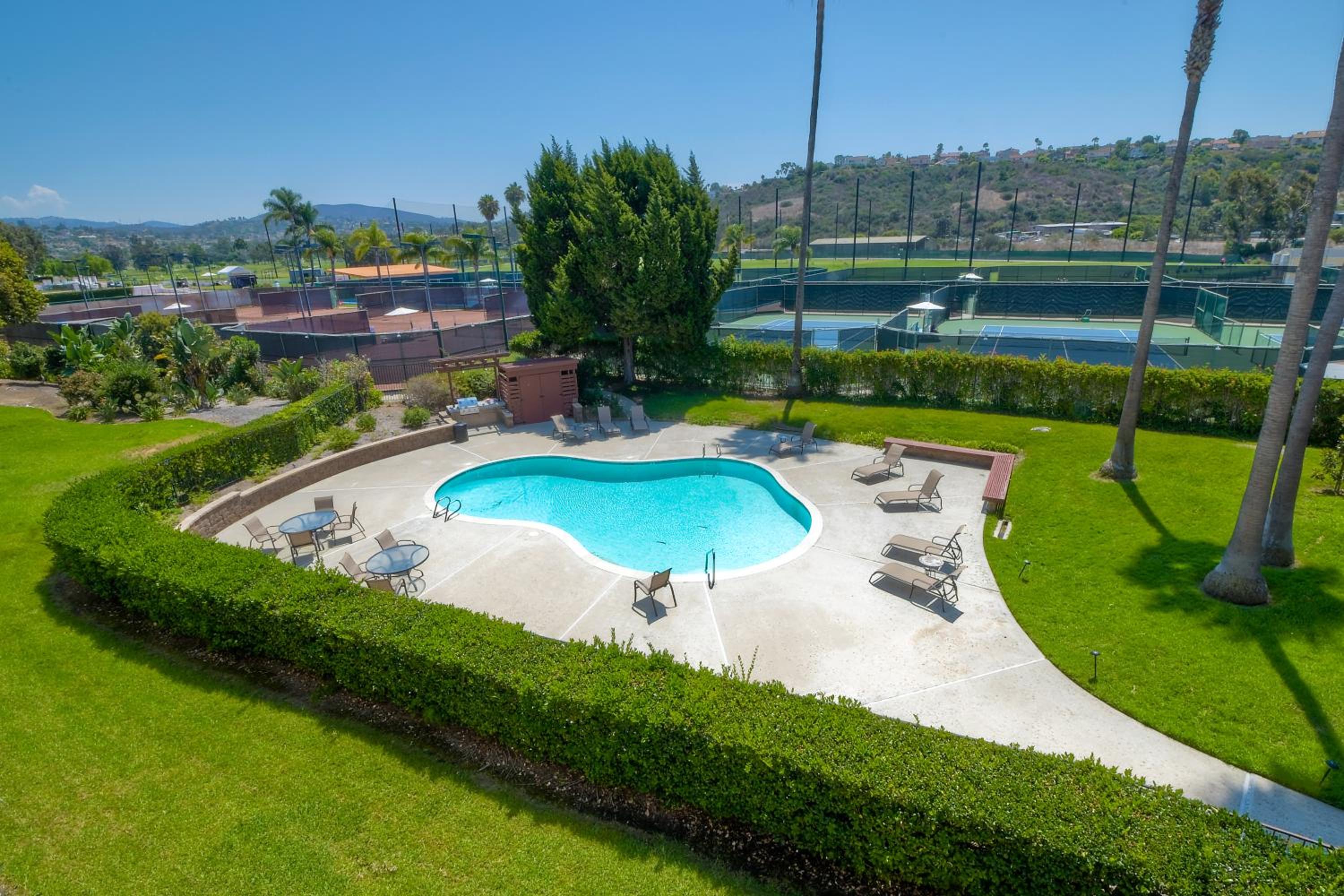 La Costa Luxury Condo - Fully Remodeled view 4