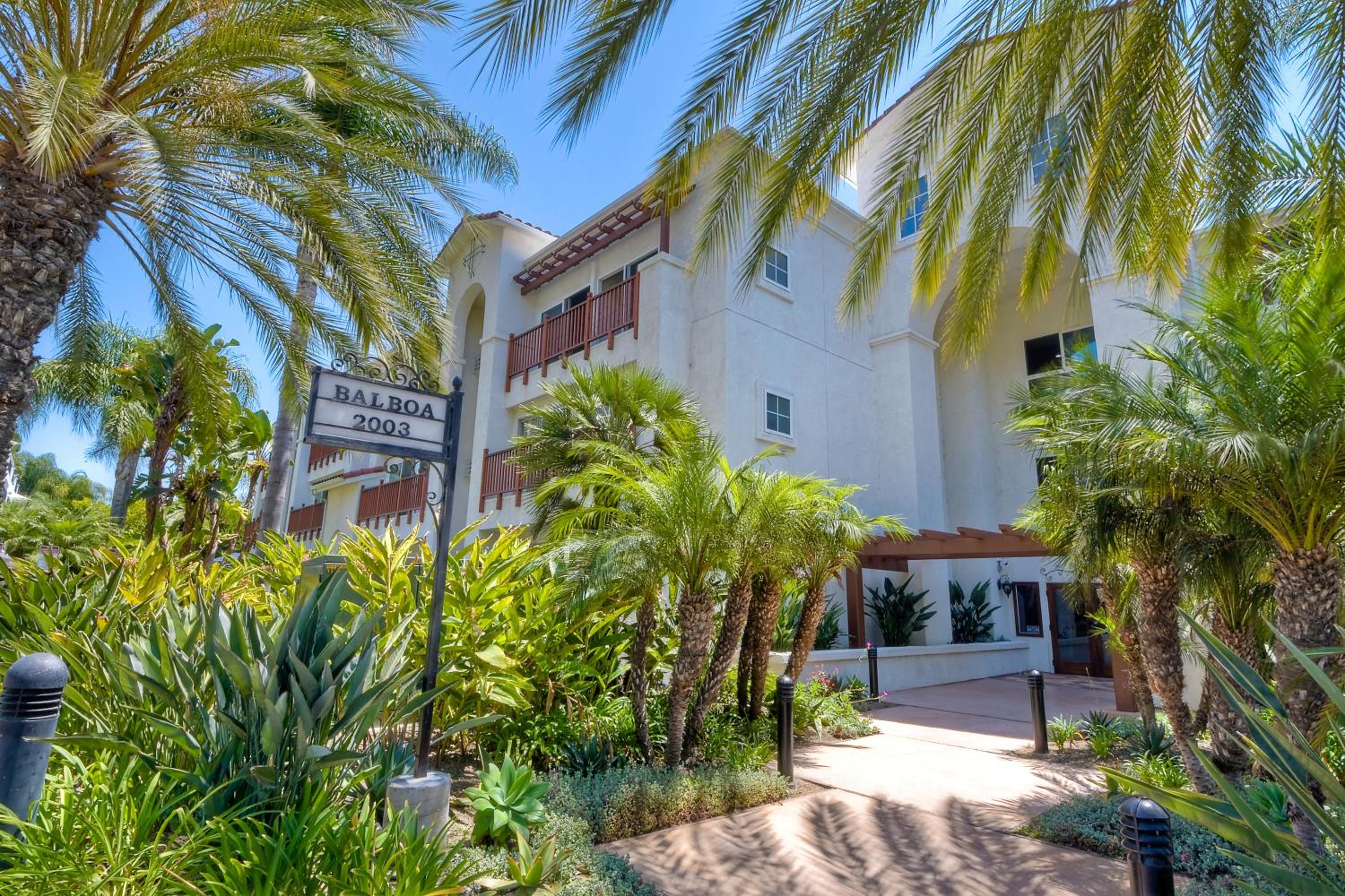 La Costa Luxury Condo - Fully Remodeled view 5