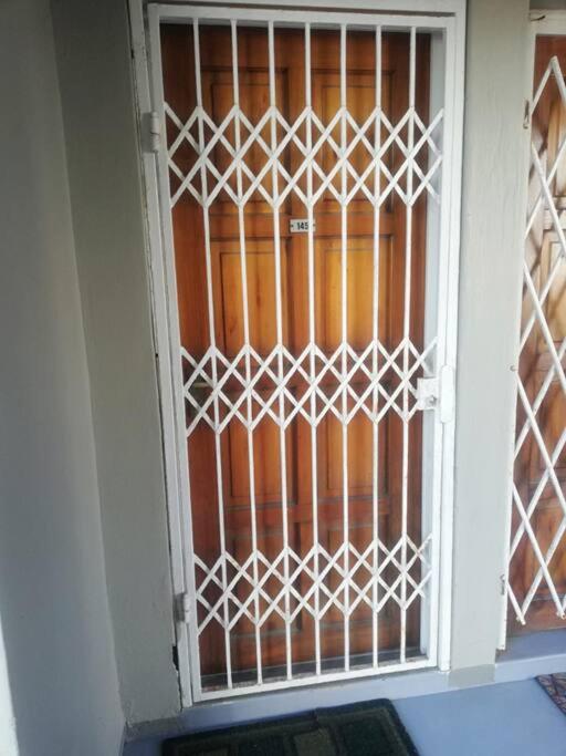 DURBAN BEACH HOLIDAY HOME view 3