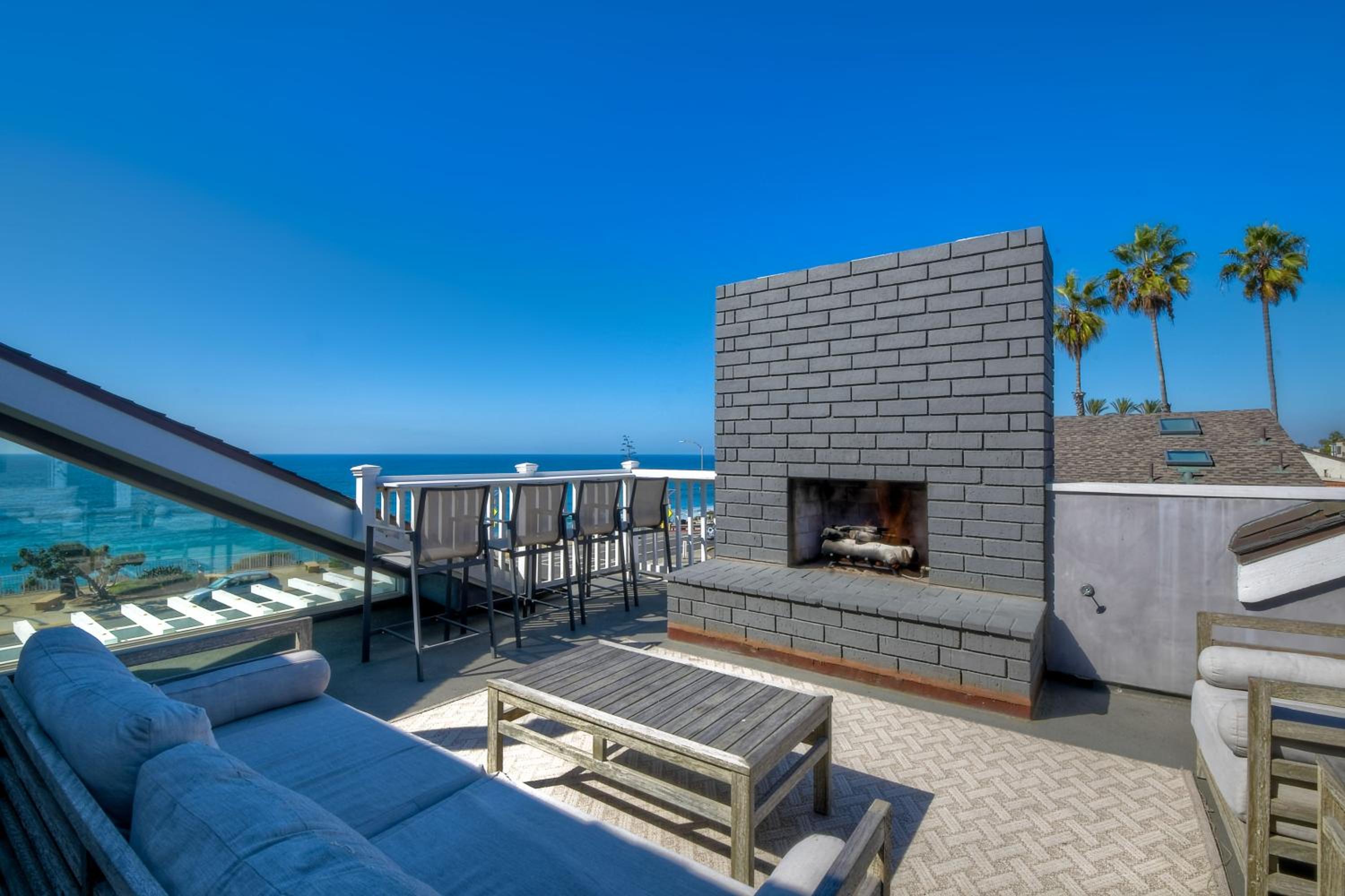 Luxury Ocean Views - 6 BR Home - Steps to Sand