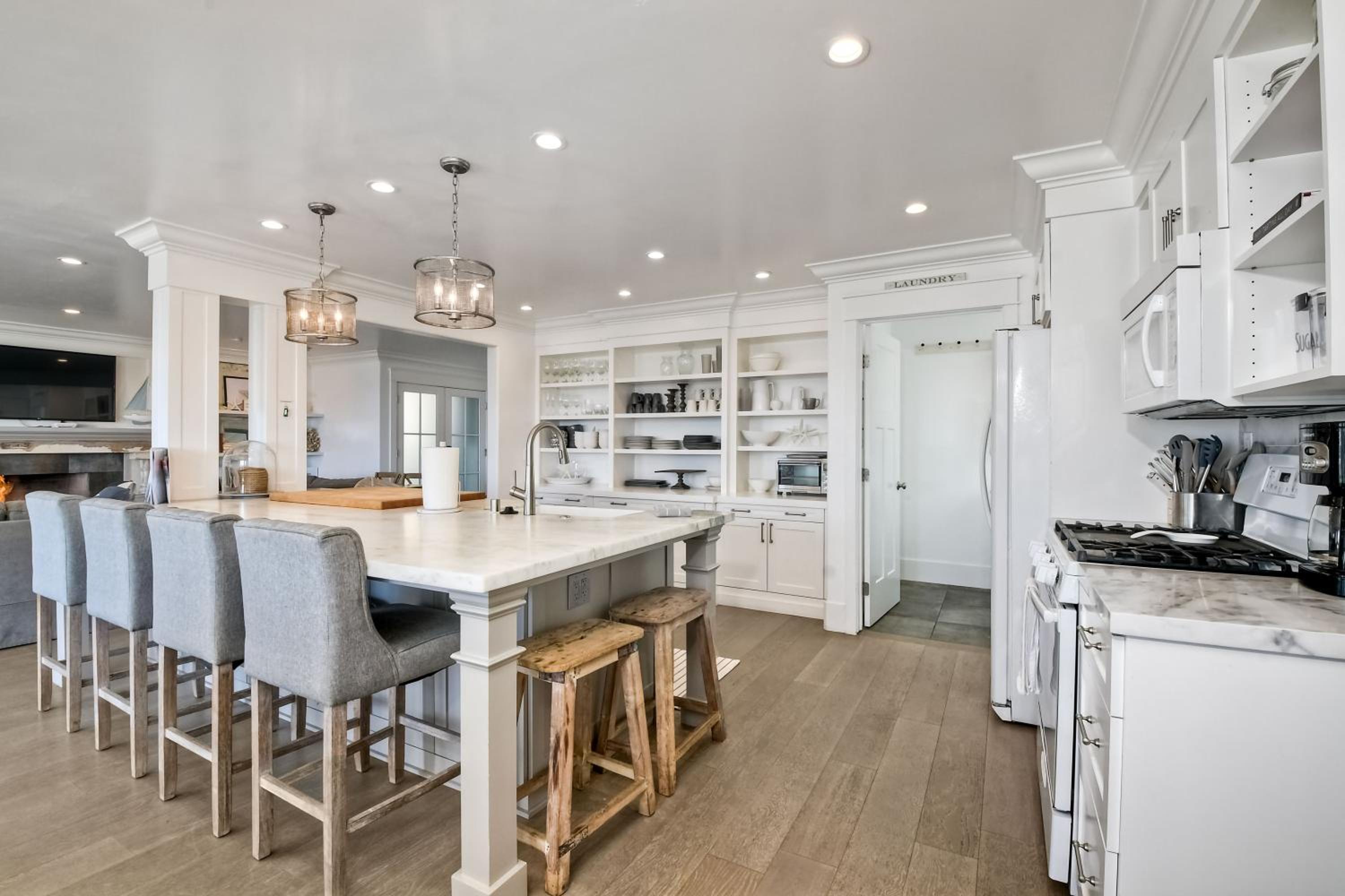 Luxury Ocean Views - 6 BR Home - Steps to Sand