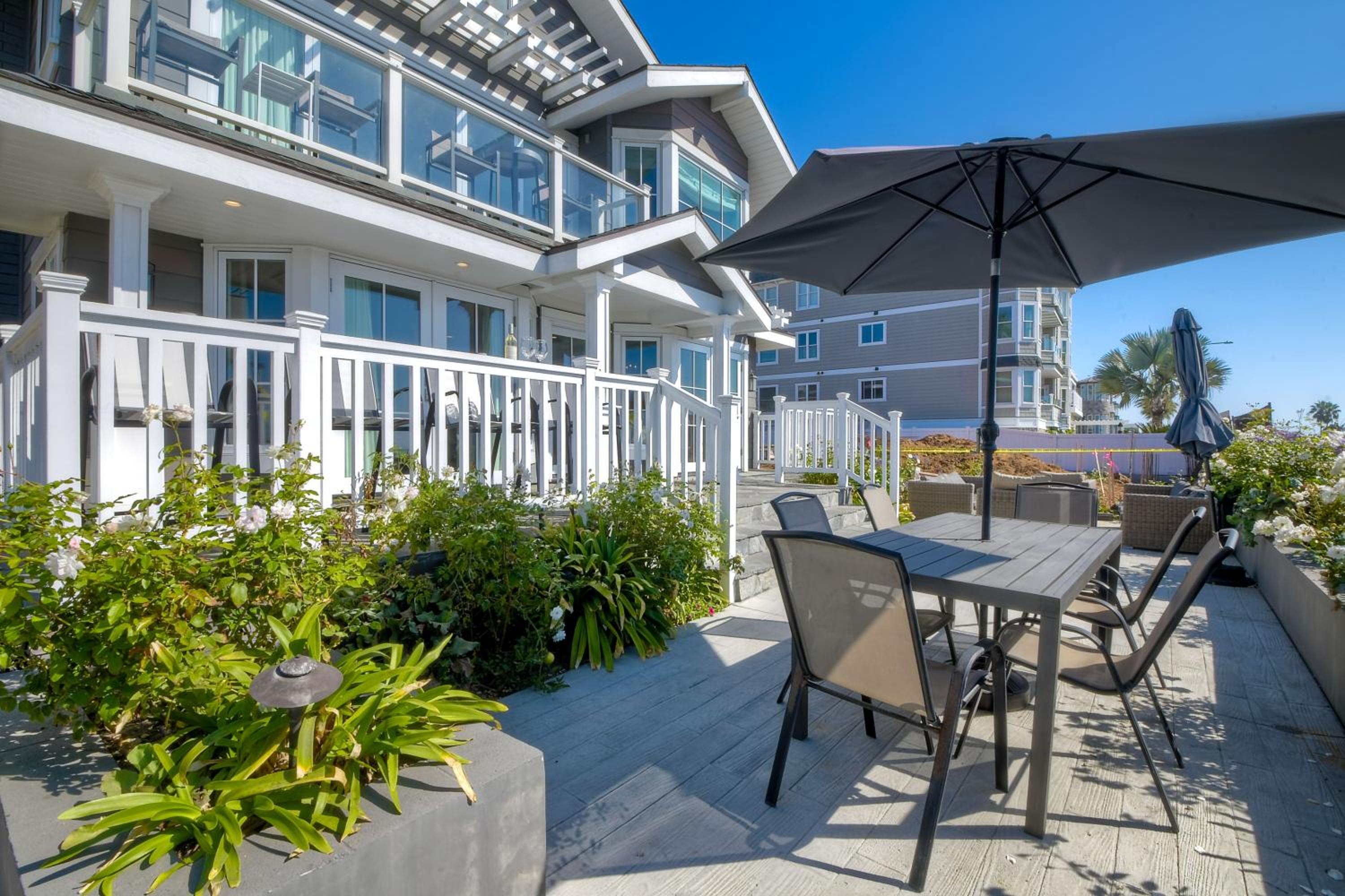 Luxury Ocean Views - 6 BR Home - Steps to Sand