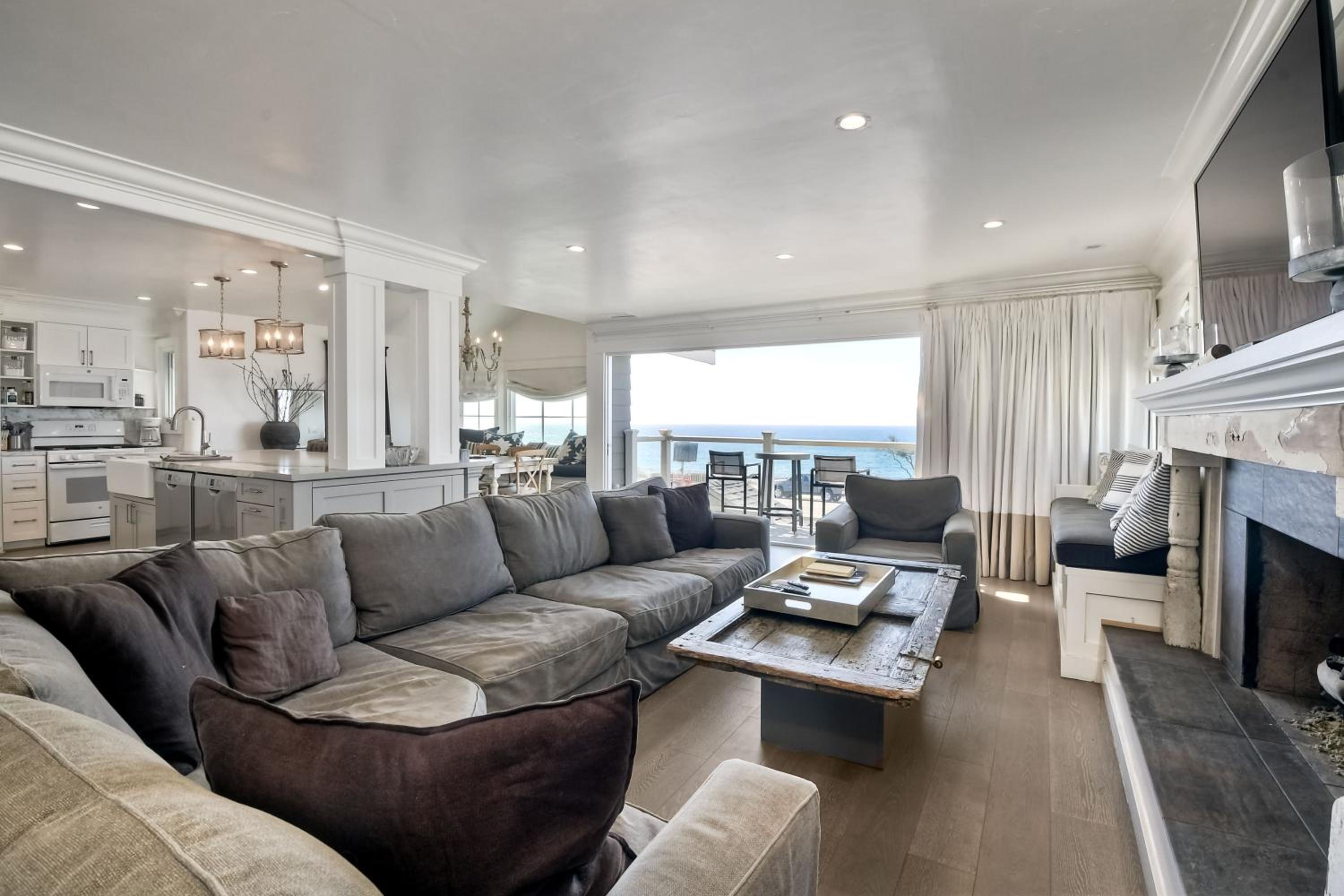 Luxury Ocean Views - 6 BR Home - Steps to Sand