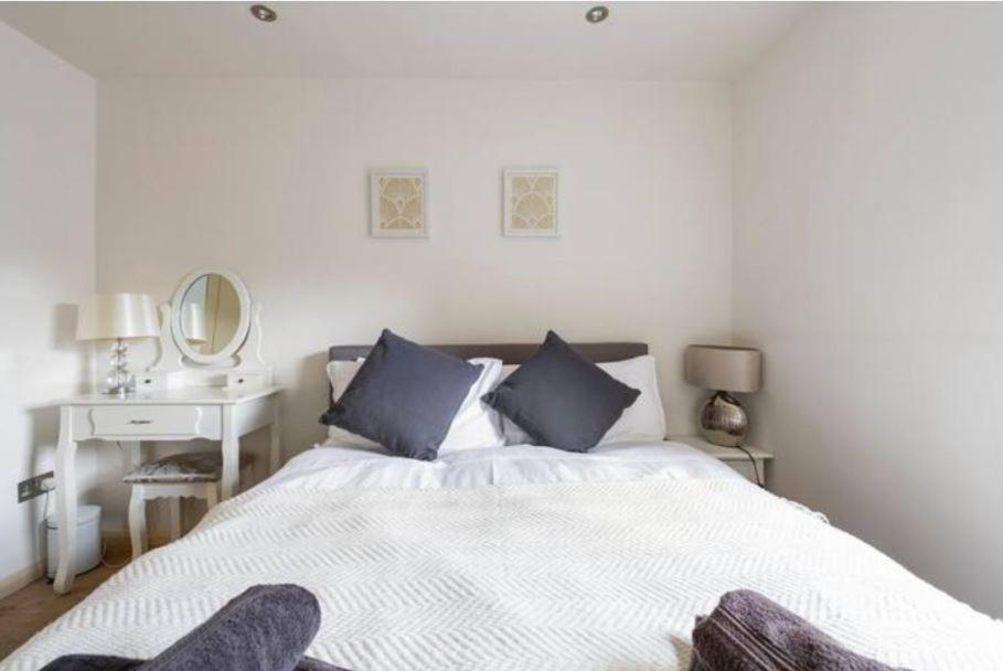 Super Central beautiful Three Bedroom