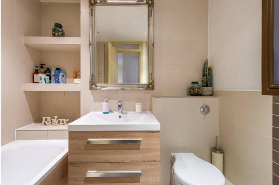 Super Central beautiful Three Bedroom