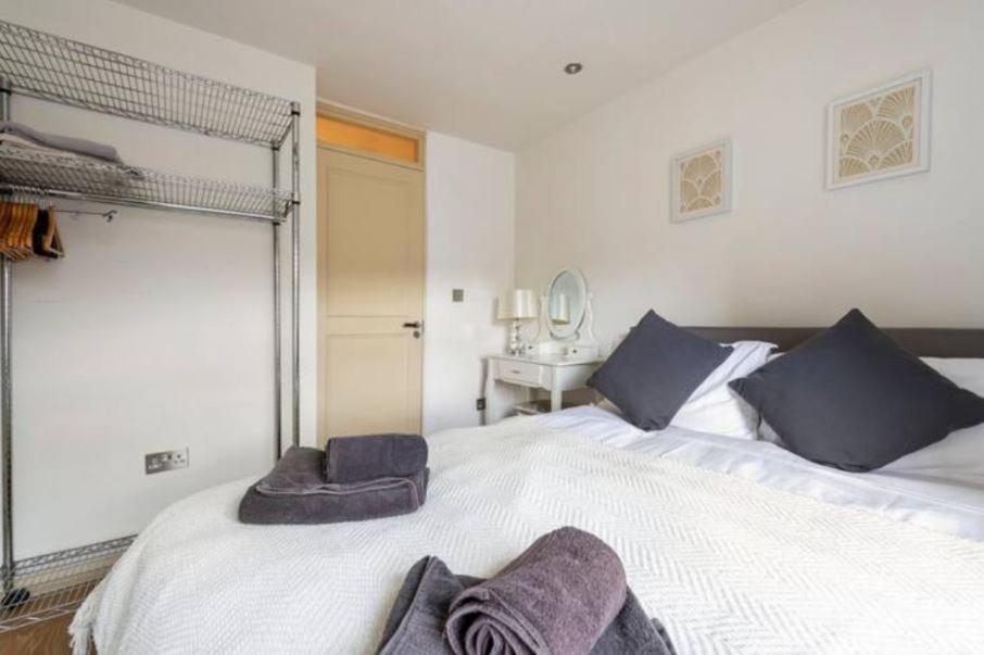 Super Central beautiful Three Bedroom