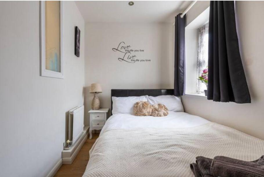 Super Central beautiful Three Bedroom