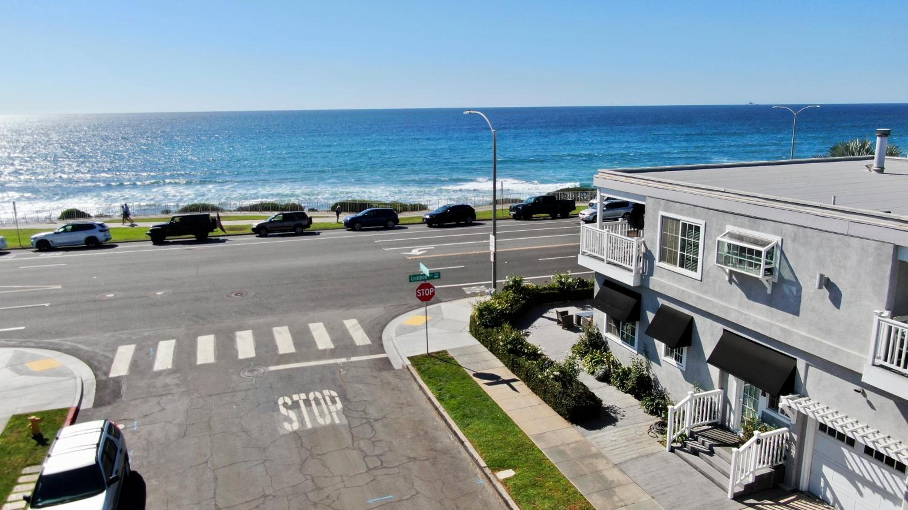 Juniper Beach Entire Home - Sleeps 18 - Oceanfront view 2