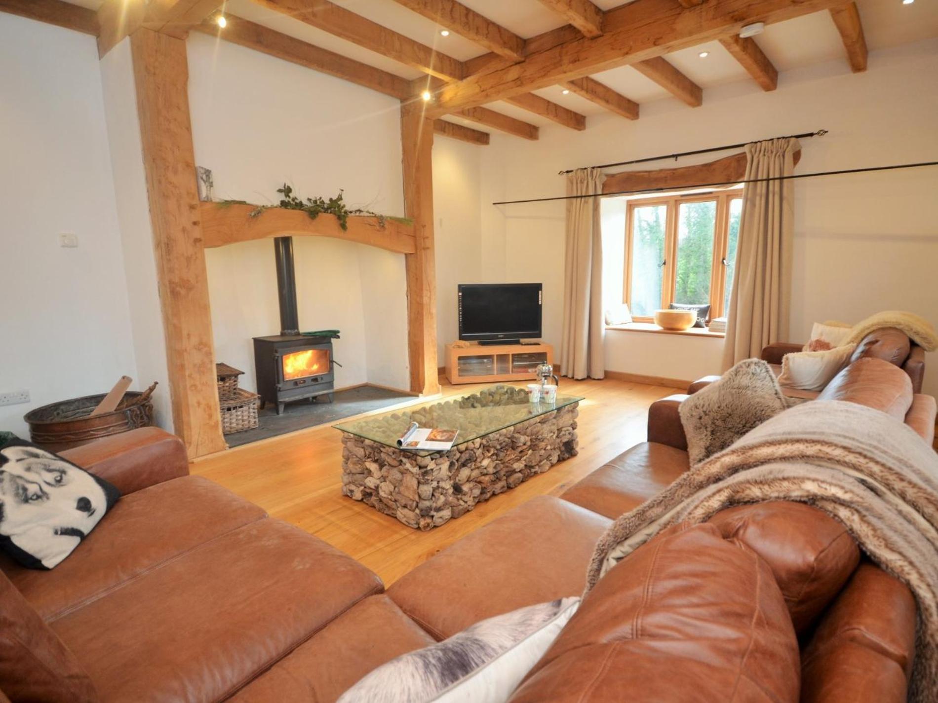 3 bed in Bickleigh HOBAR view 2
