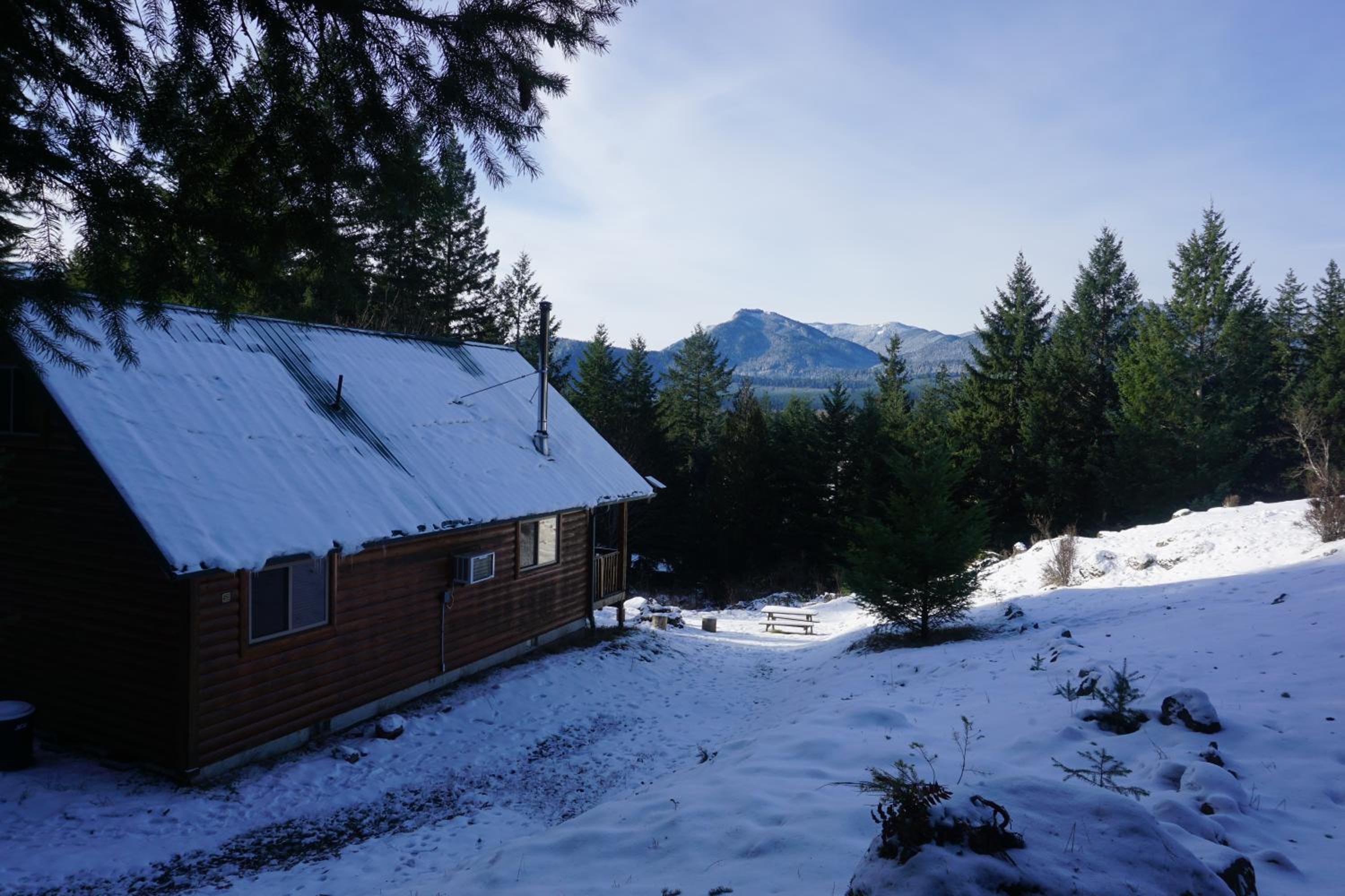 Mountain View Cabin, Hot Tub at White Pass Resort, Mt Rainier view 2