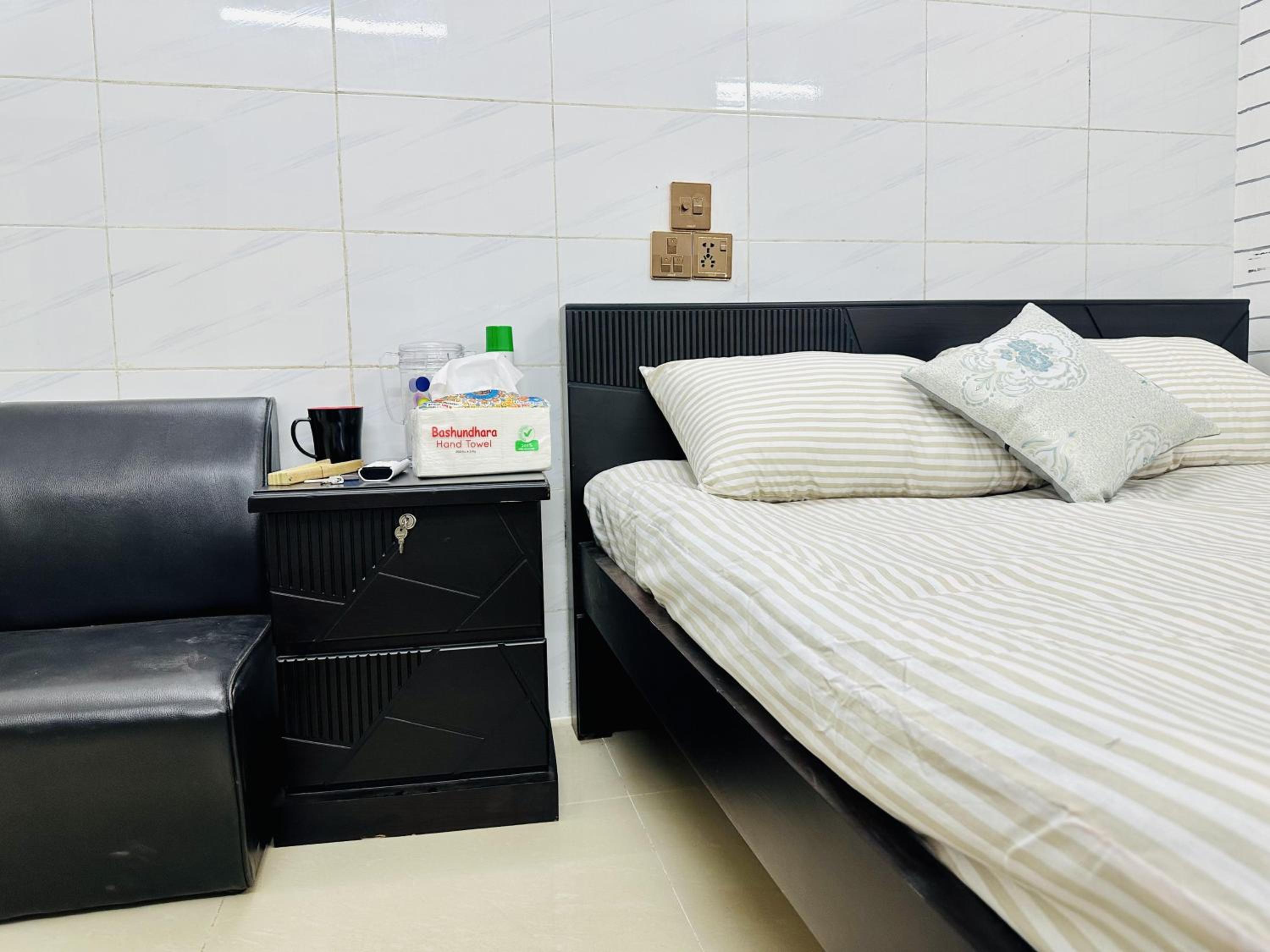 Beautiful 1-Bed Studio in Dhaka