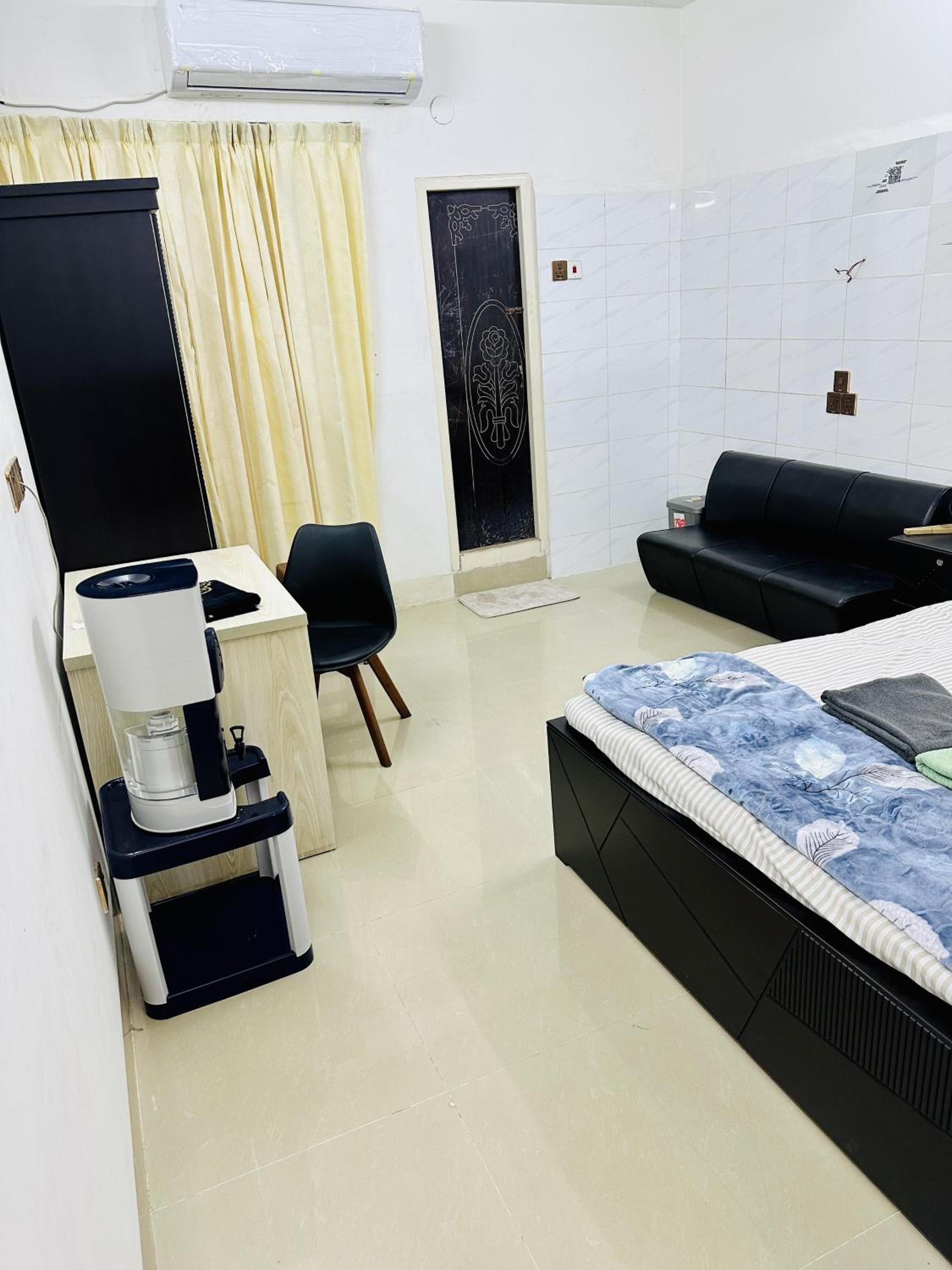 Beautiful 1-Bed Studio in Dhaka