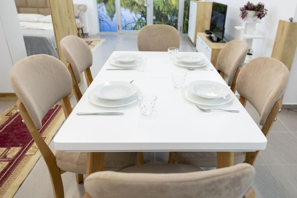 Mishel Studio Apartment - Free Parking