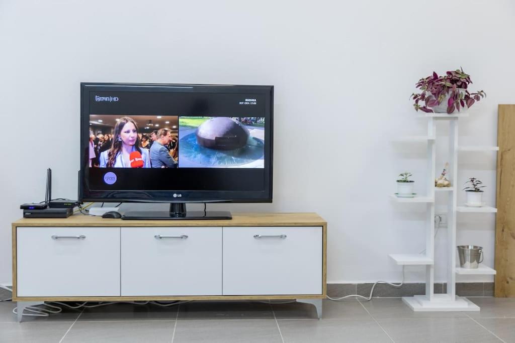Mishel Studio Apartment - Free Parking