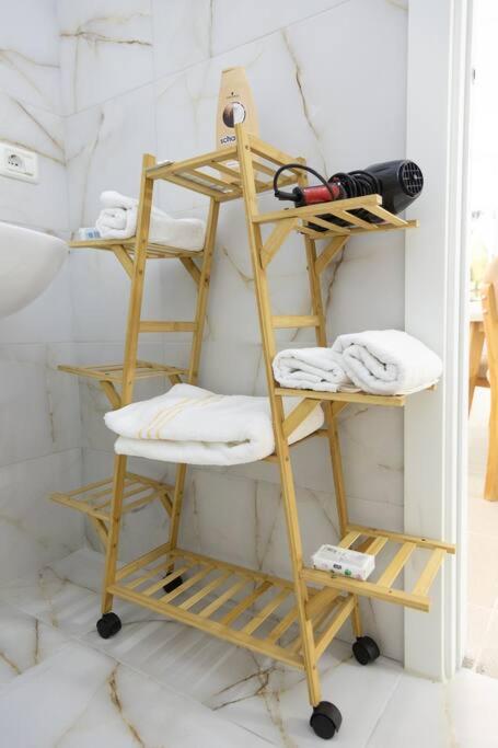 Mishel Studio Apartment - Free Parking