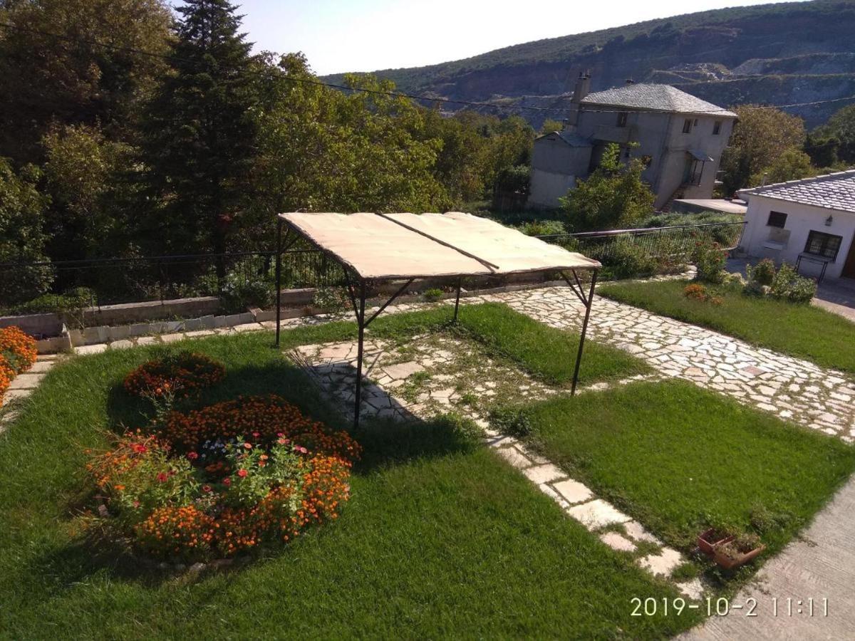 Photo 10