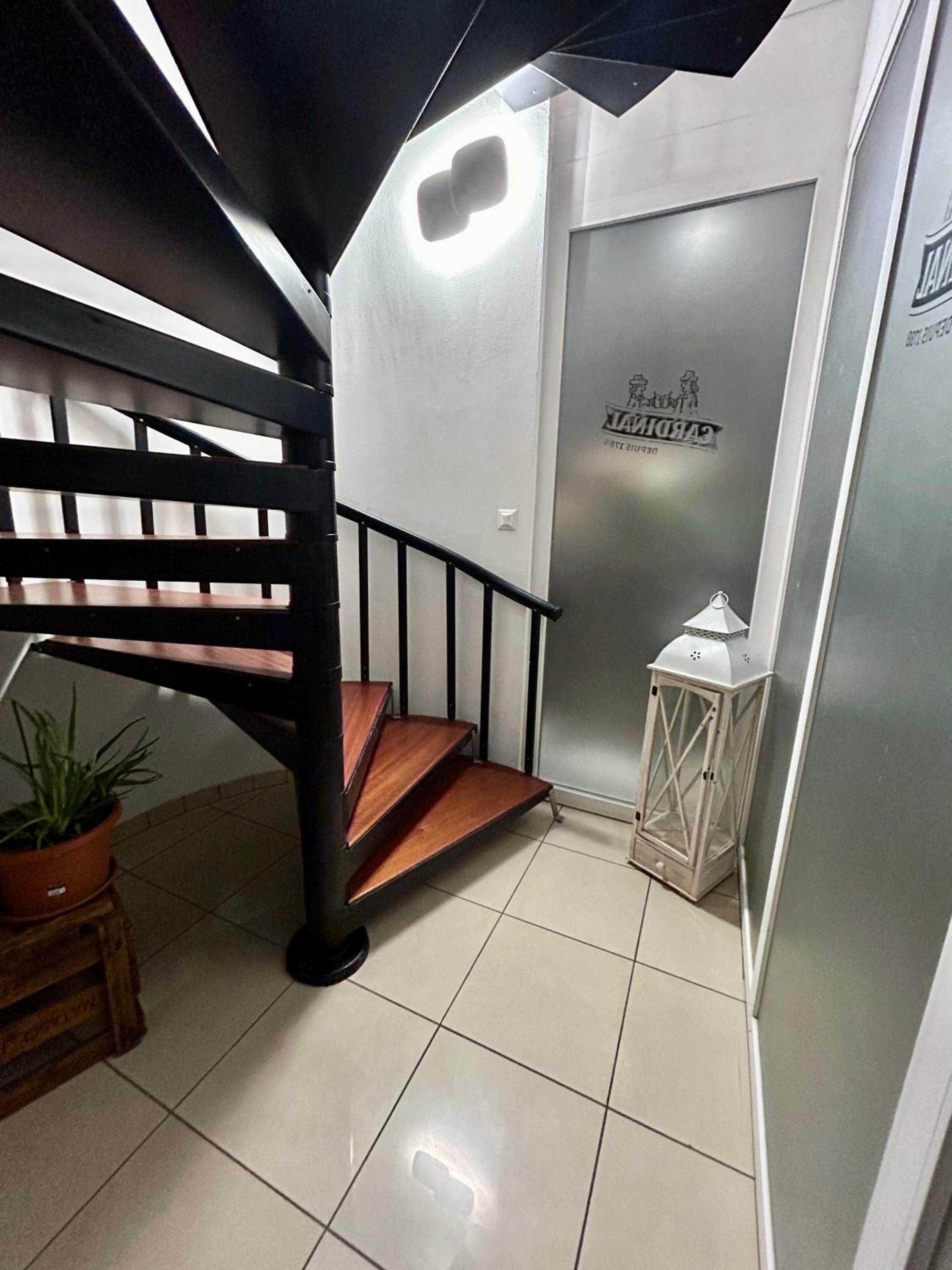 La Veranda Guest Rooms - Free Public Transport & Parking, close to City Center