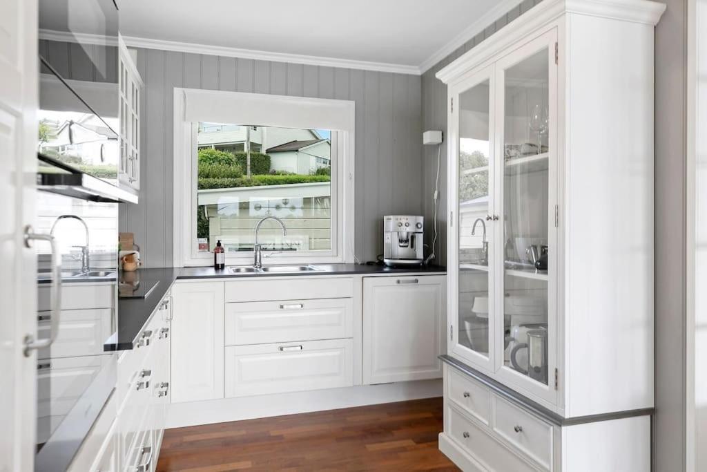 3-bedroom terrace house with incredible sea views