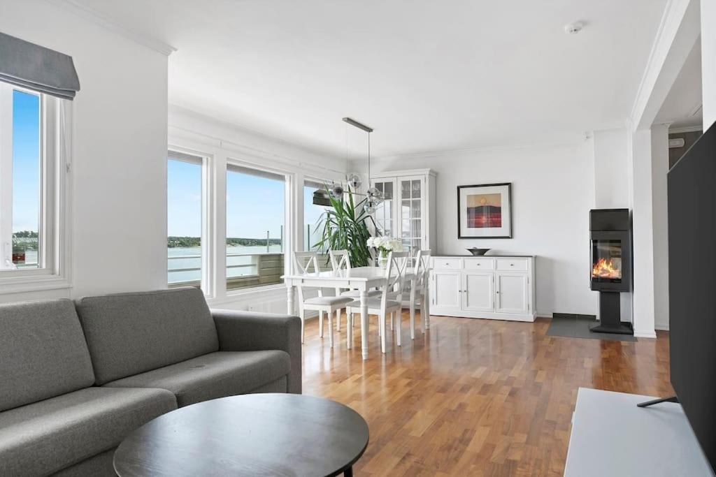 3-bedroom terrace house with incredible sea views