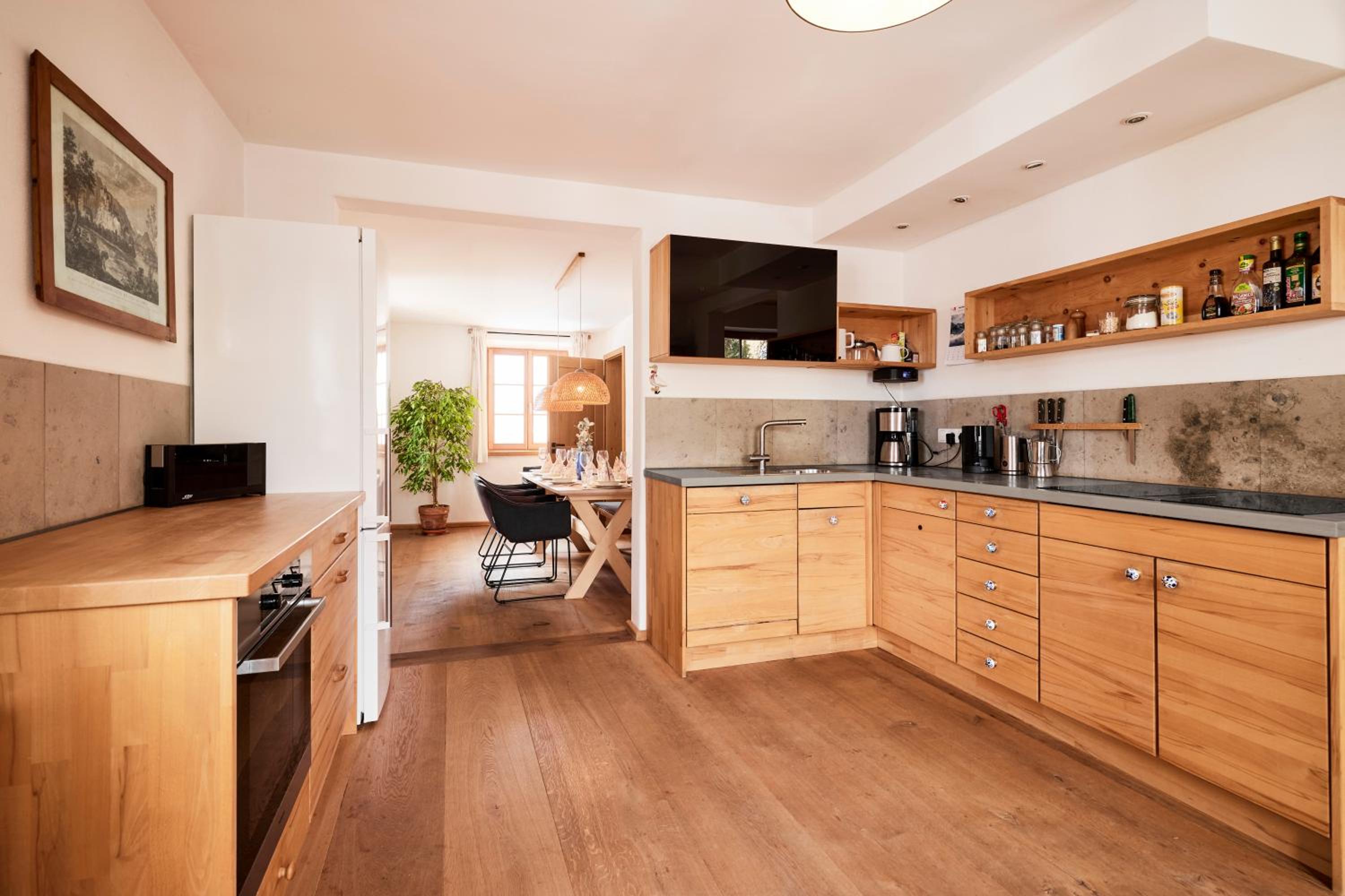 Villa Tegernsee - Exclusive Lakefront Villa with private Zirben Sauna, 4 Rooms for Family & Friends