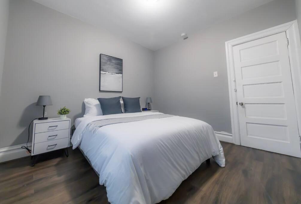 Large 3BDRM Close to Universities, Hospitals & Downtown, photo 9