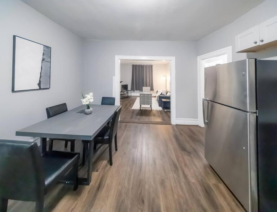 Large 3BDRM Close to Universities, Hospitals & Downtown, photo 3