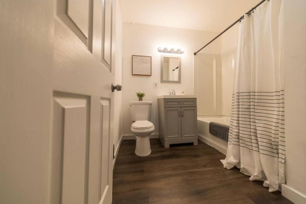 Large 3BDRM Close to Universities, Hospitals & Downtown, photo 10