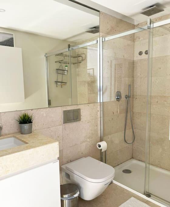LXLUXHOME - Family and Cozy Apartment - AC - Parking - Lift