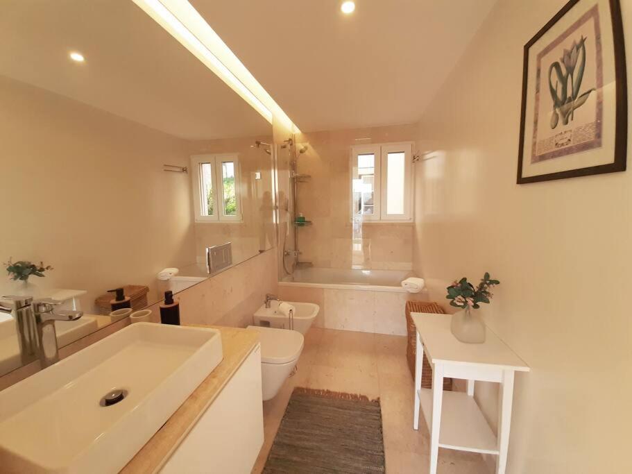 LXLUXHOME - Family and Cozy Apartment - AC - Parking - Lift