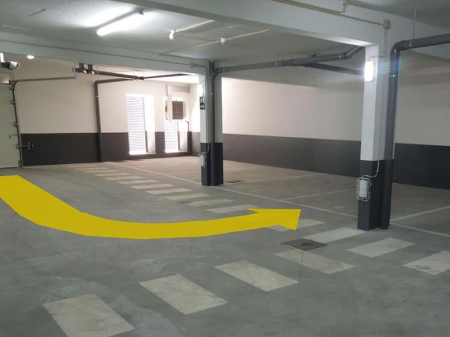 LXLUXHOME - Family and Cozy Apartment - AC - Parking - Lift