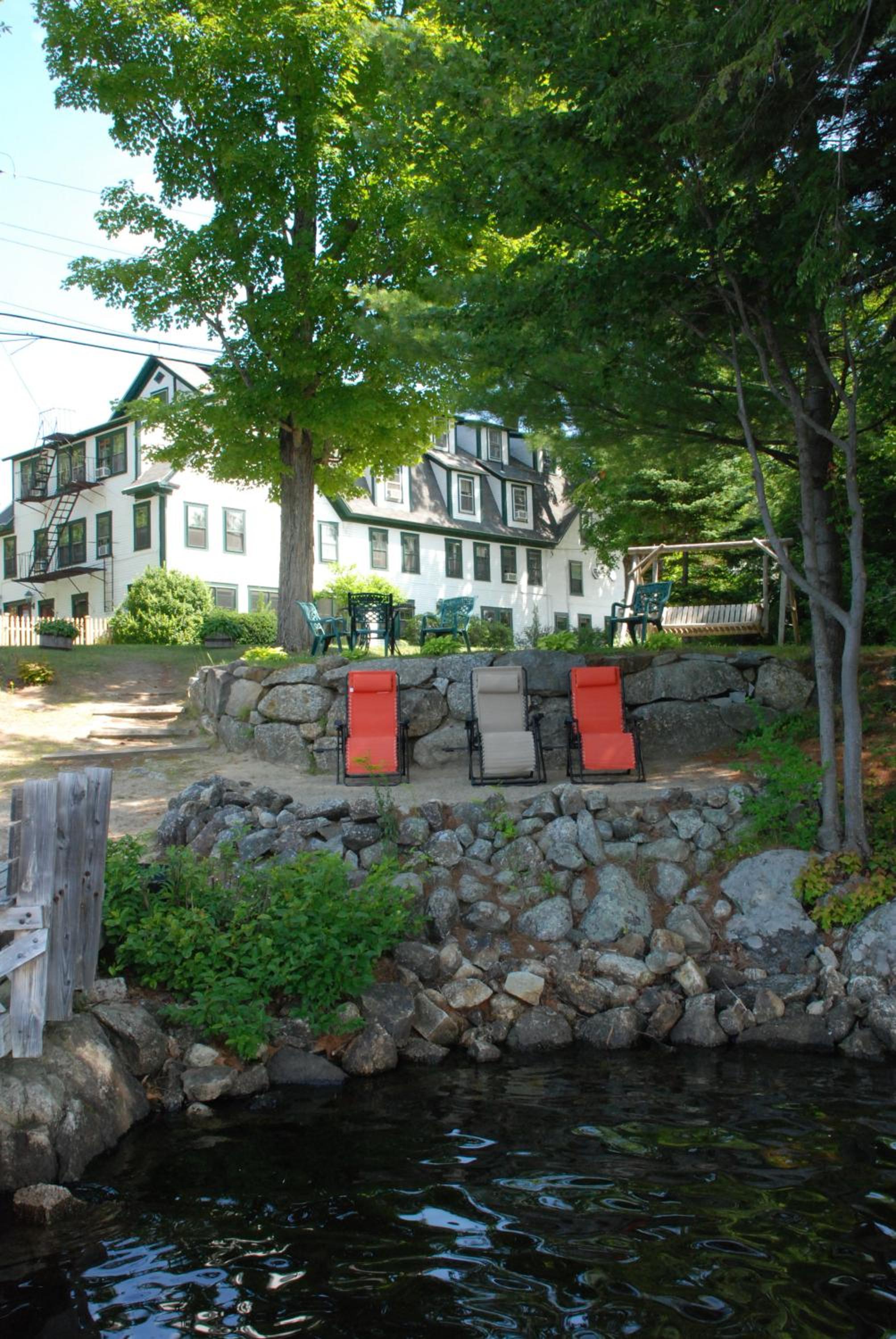 Follansbee Inn