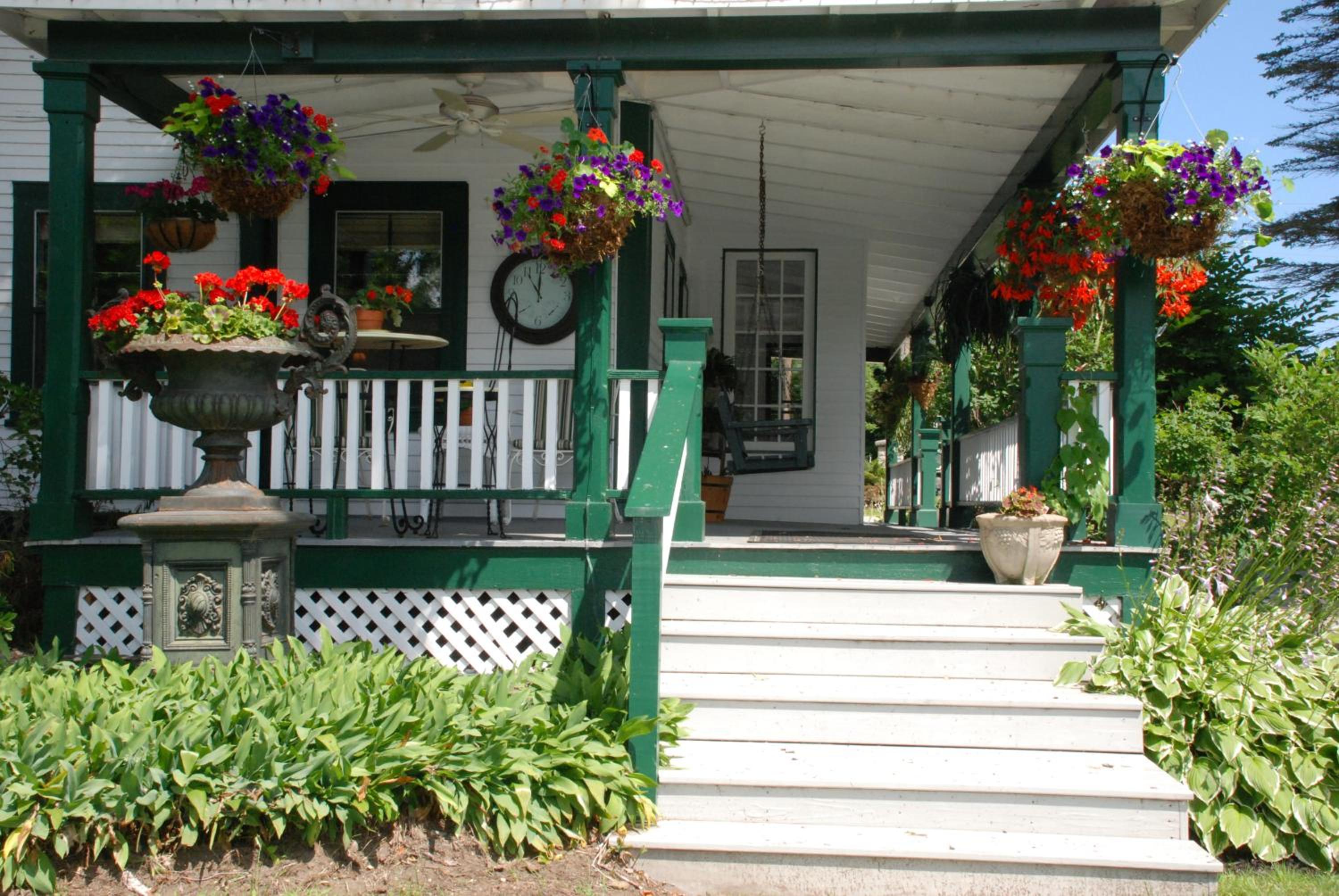 Follansbee Inn