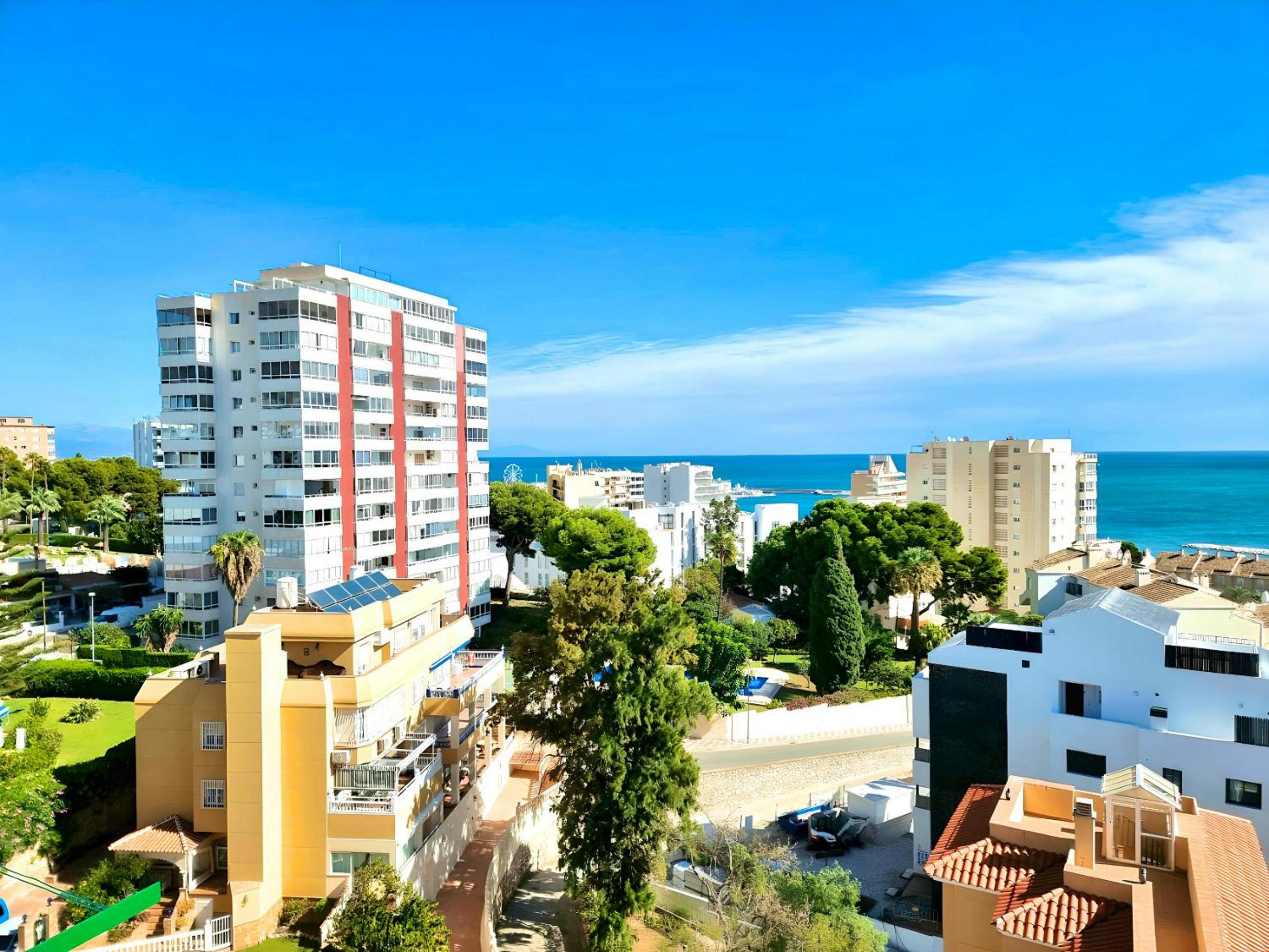 Pleasant studio with sea view in Benalmádena, 30 m², pool