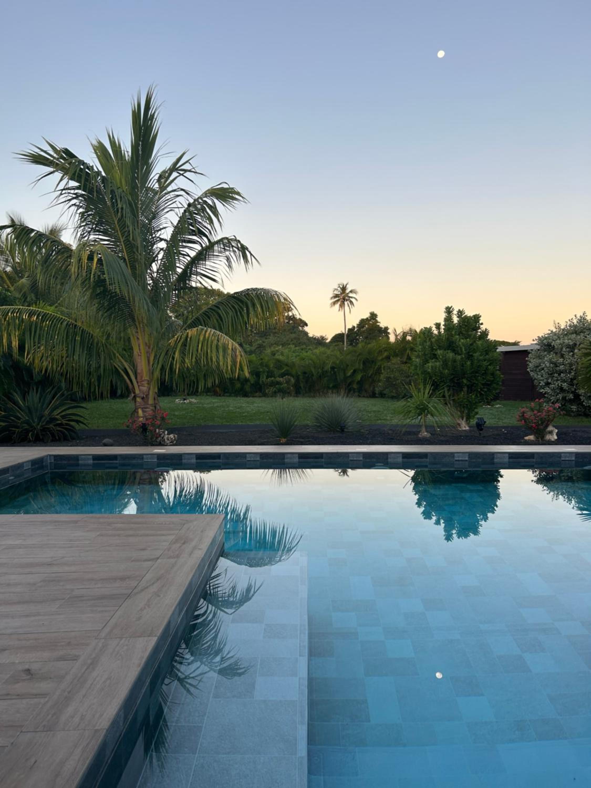 Kazembwa971 - Charmante maison en bois avec grande piscine 3 chambres - 6 personnes view 3