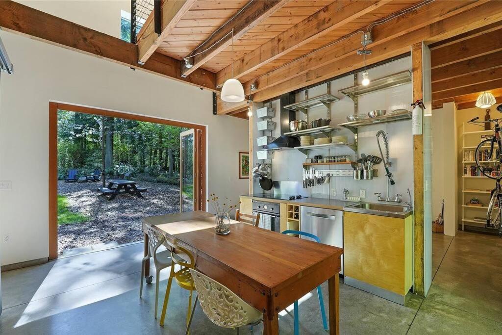 Guemes Island Road Modern Home