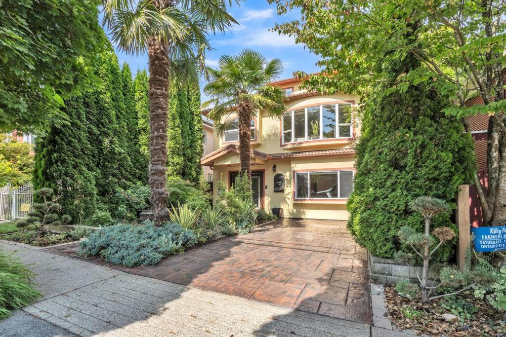 Luxury Retreat in Vancouver