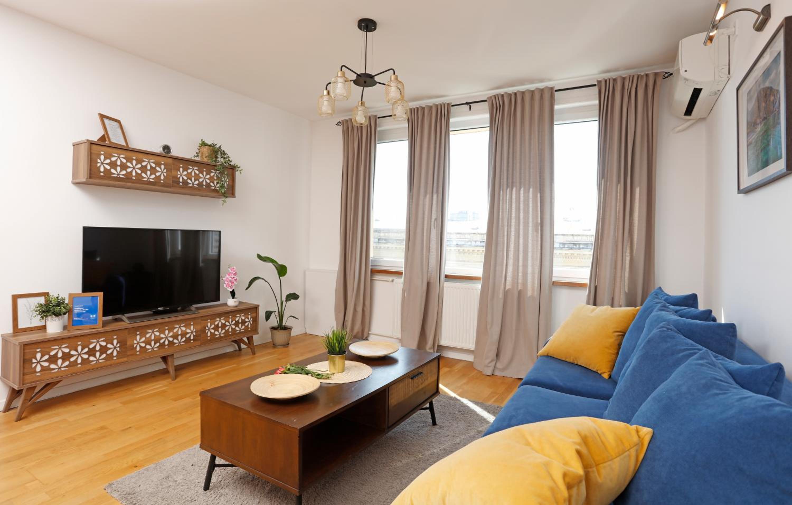 Athenee Calea Victoriei Apartment view 3