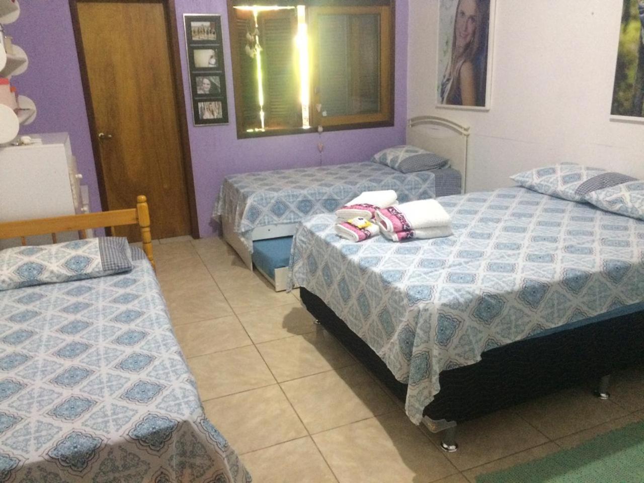 Residência familiar com piscina e área de lazer