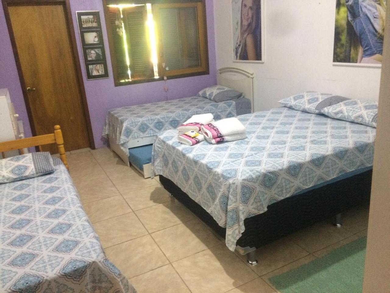 Residência familiar com piscina e área de lazer
