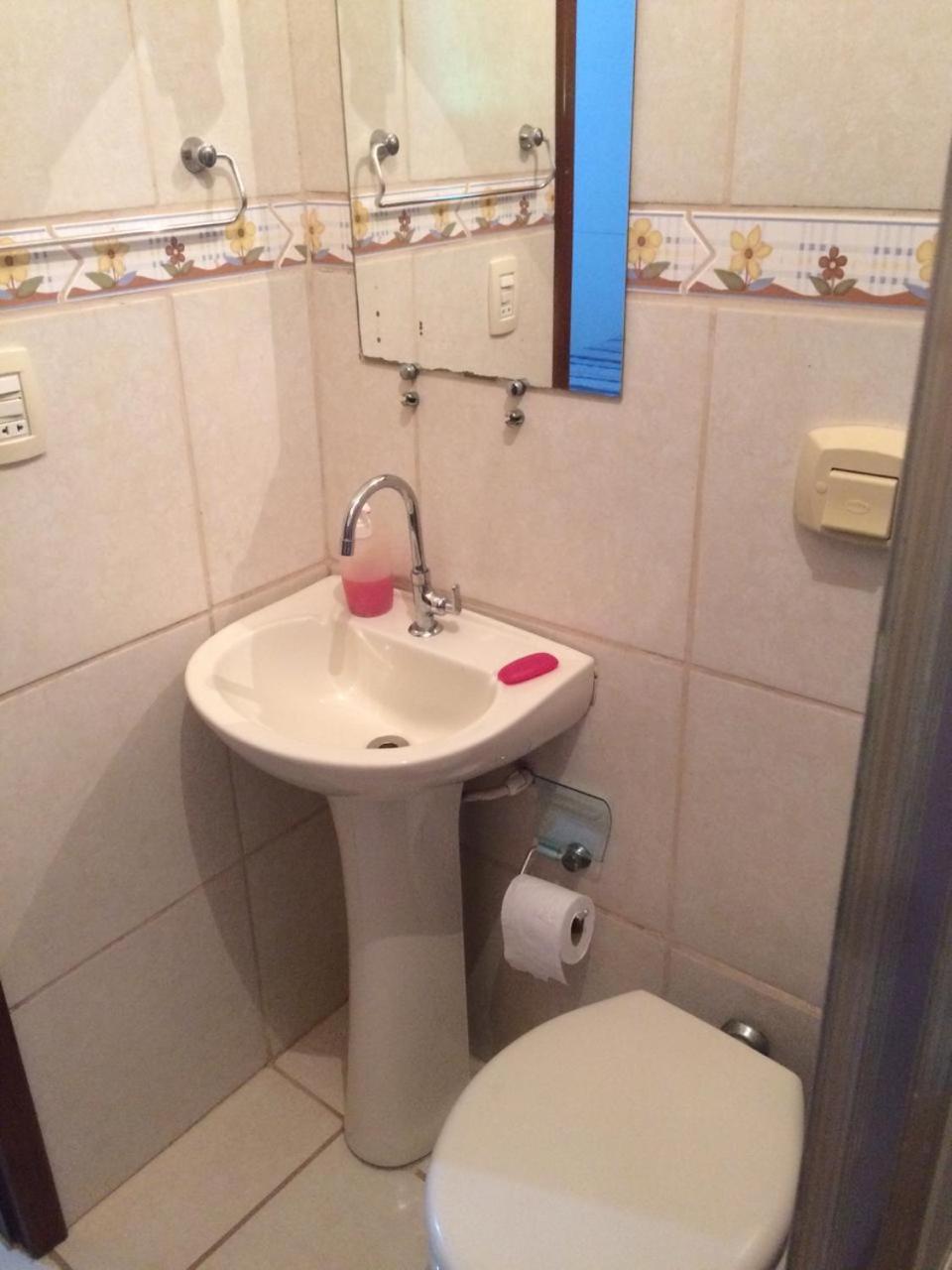Residência familiar com piscina e área de lazer