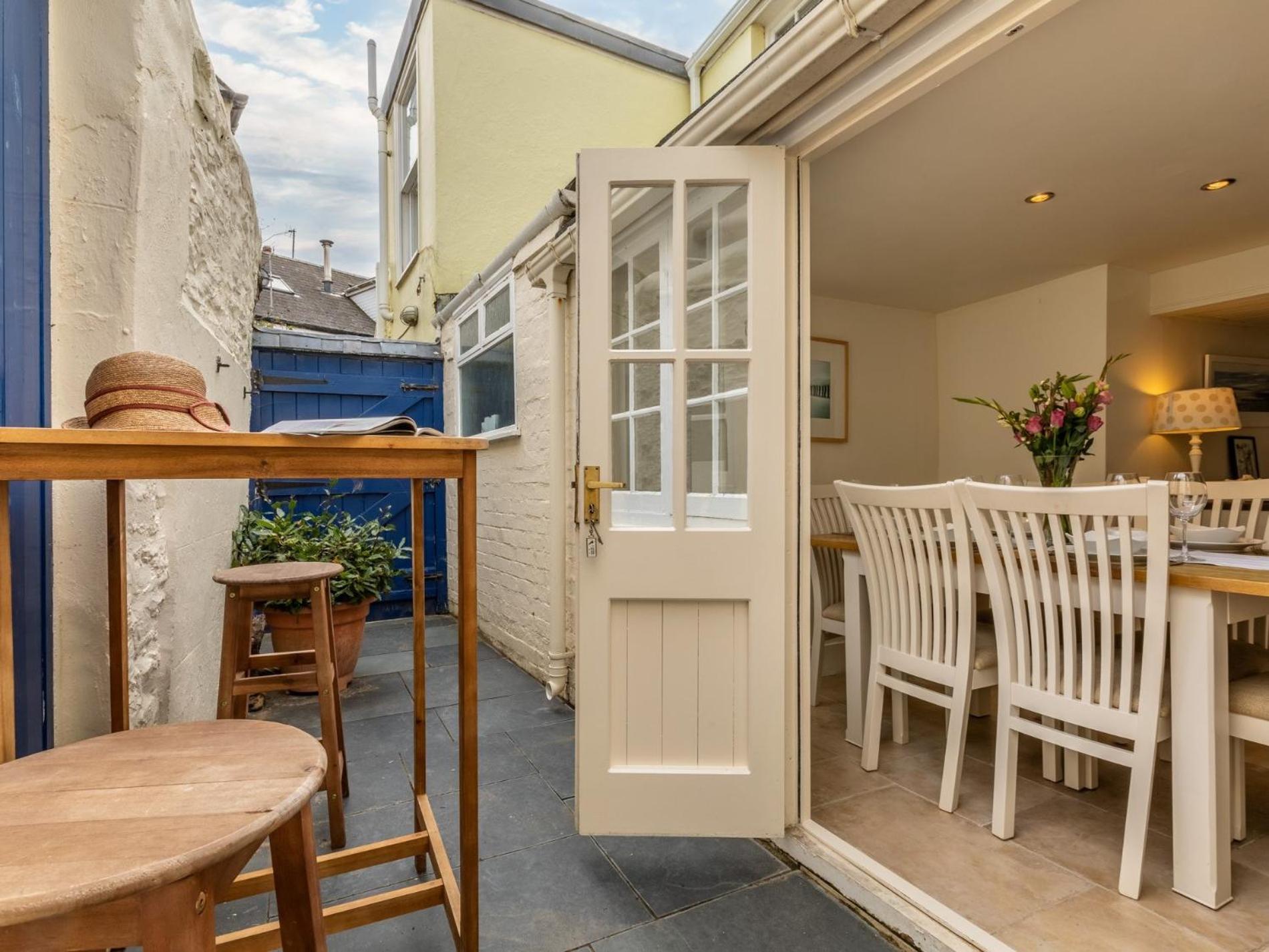 3 Bed in Bideford oc-insbr view 2