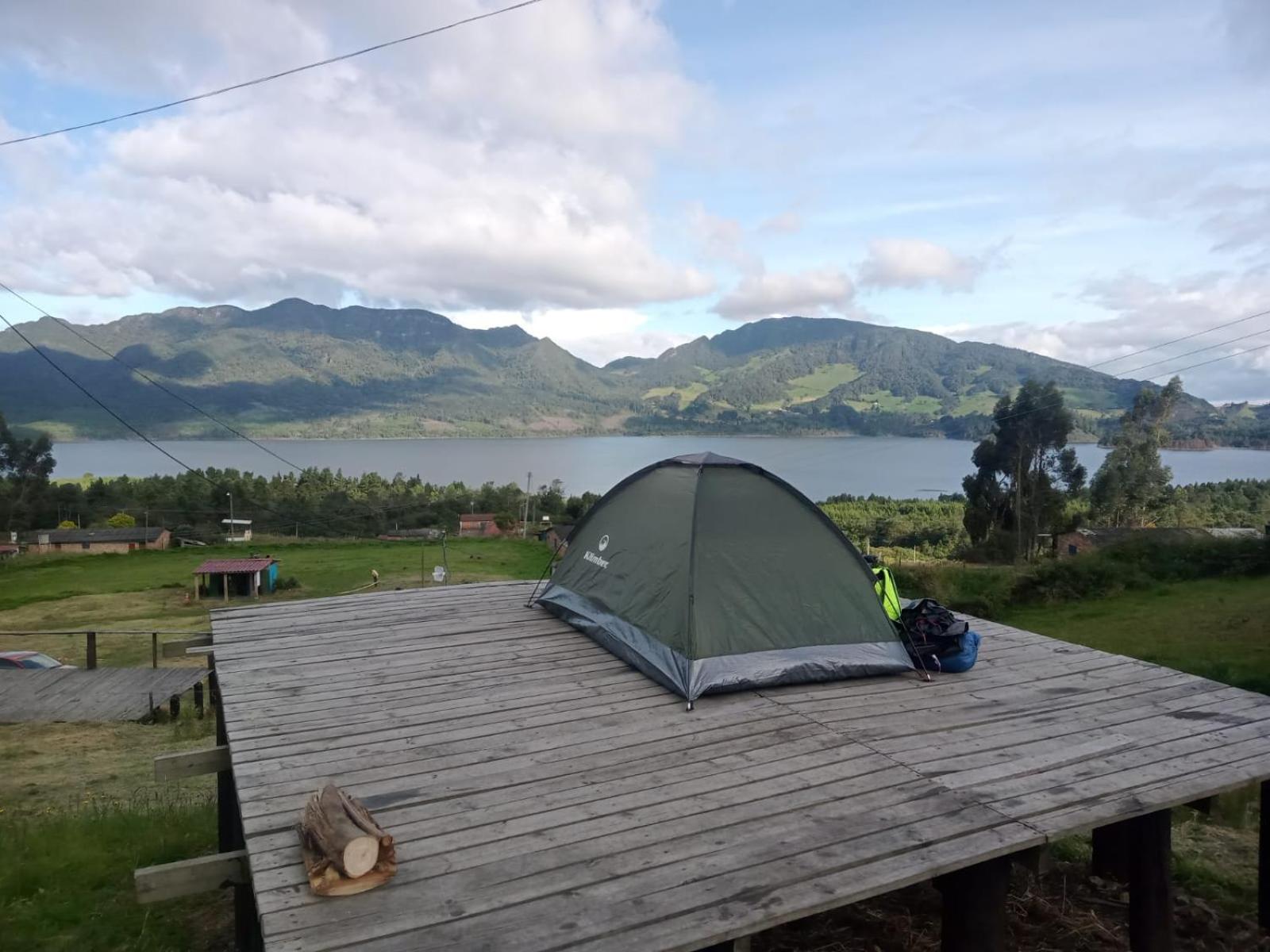 Zona De Camping Pachamamá de la Montaña Represa del Neusa