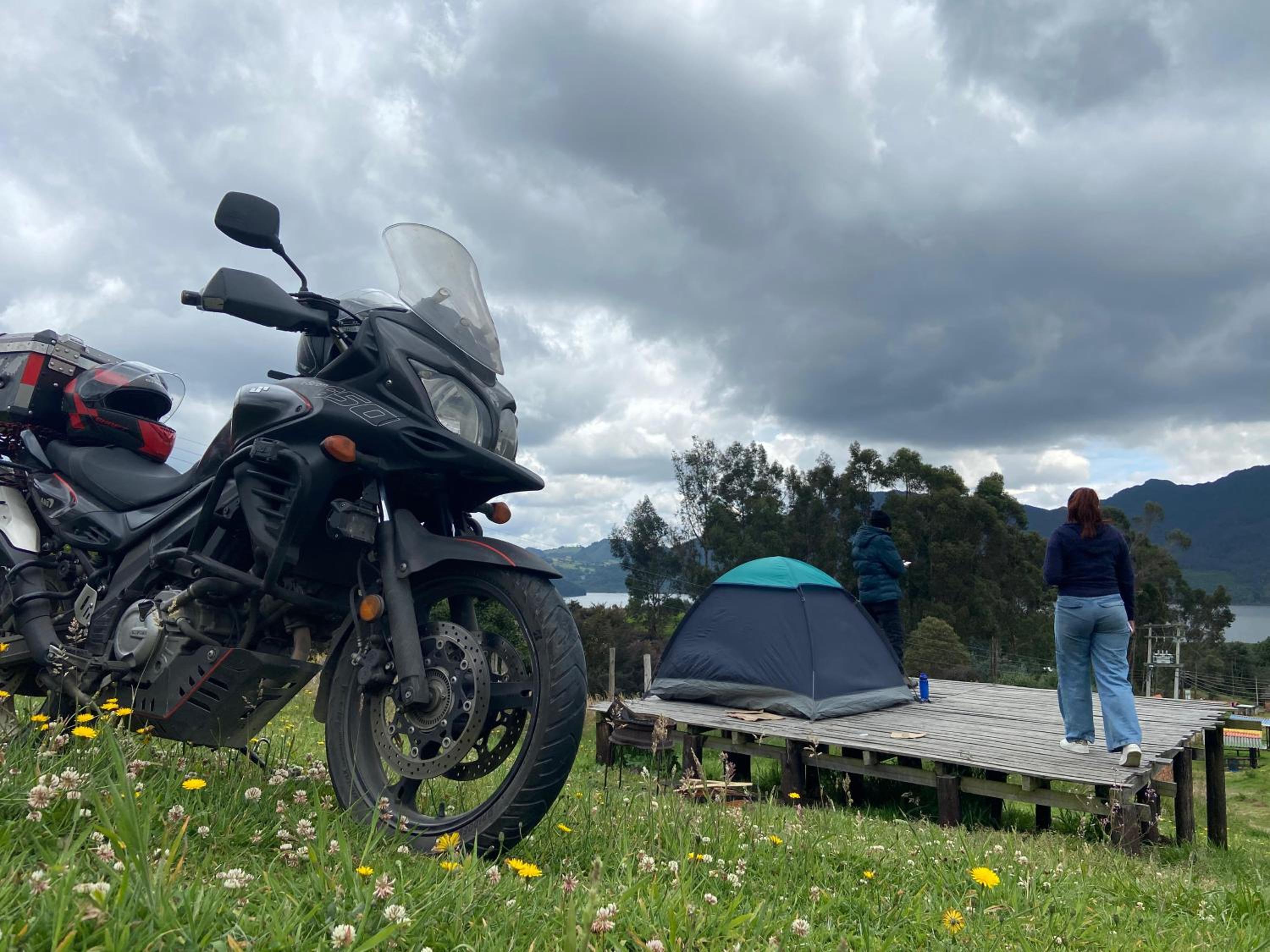 Zona De Camping Pachamamá de la Montaña Represa del Neusa