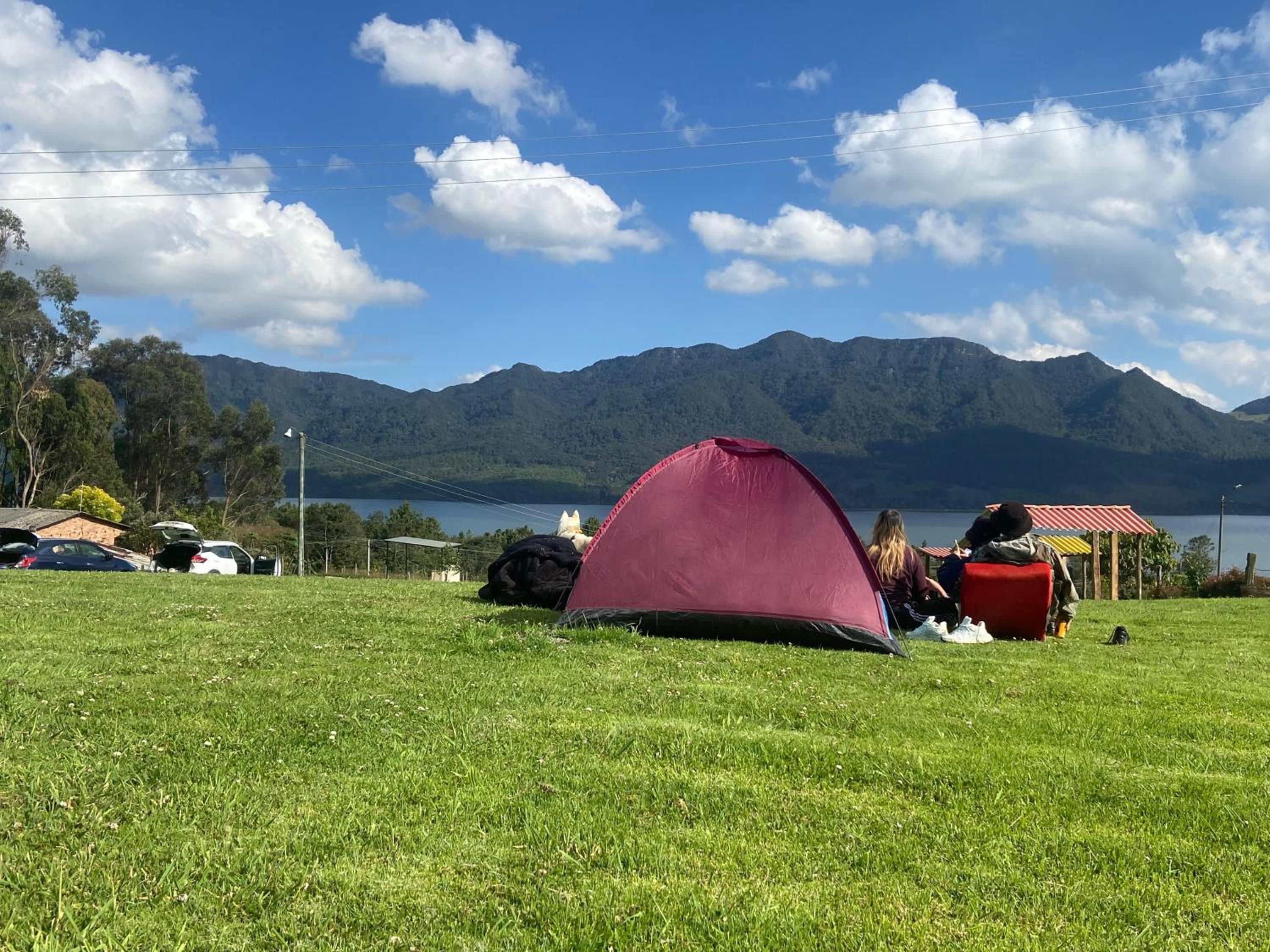 Zona De Camping Pachamamá de la Montaña Represa del Neusa