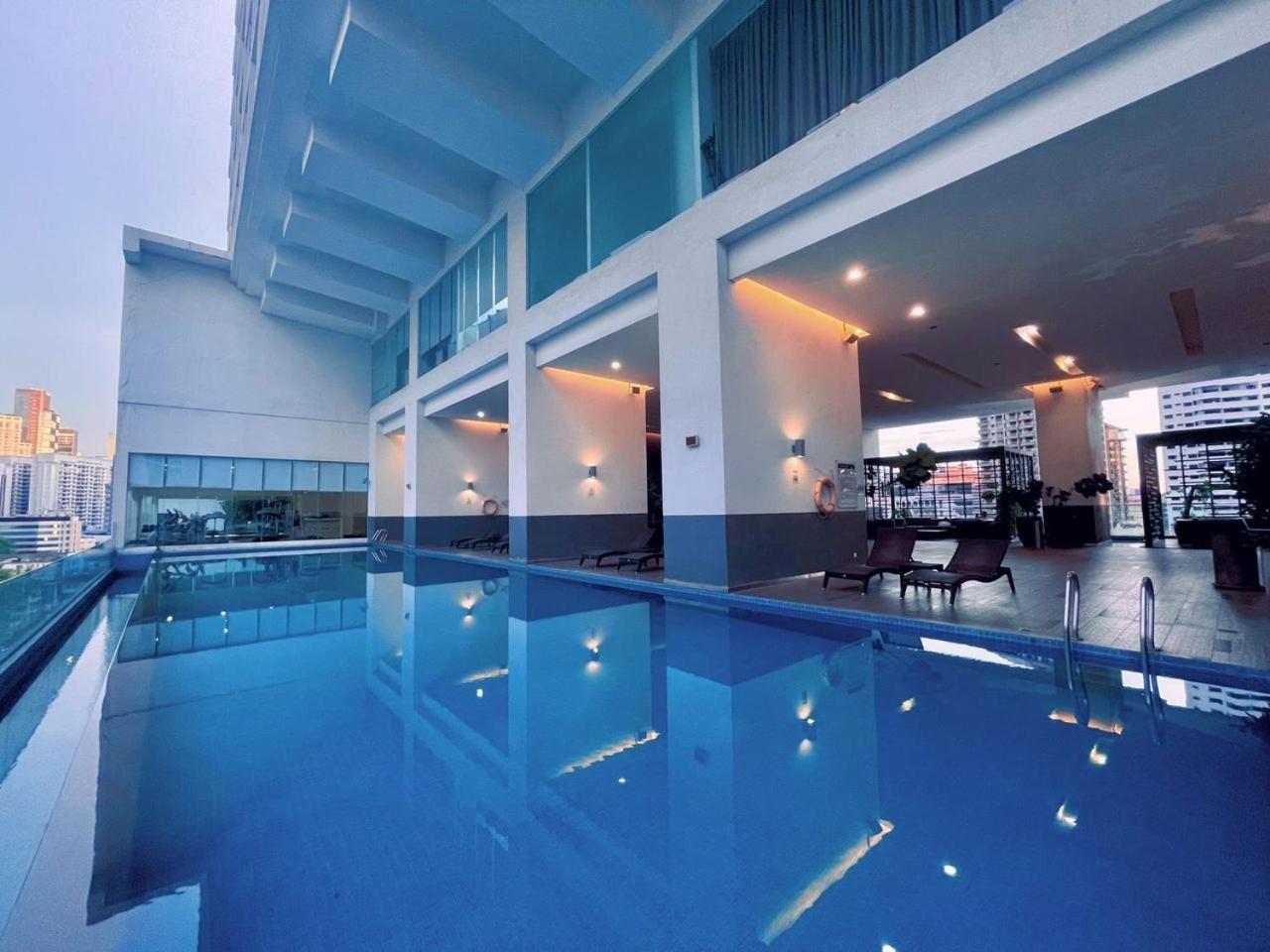 LUX SUITES KL City Pavilion Bukit Bintang with INFINITY POOL