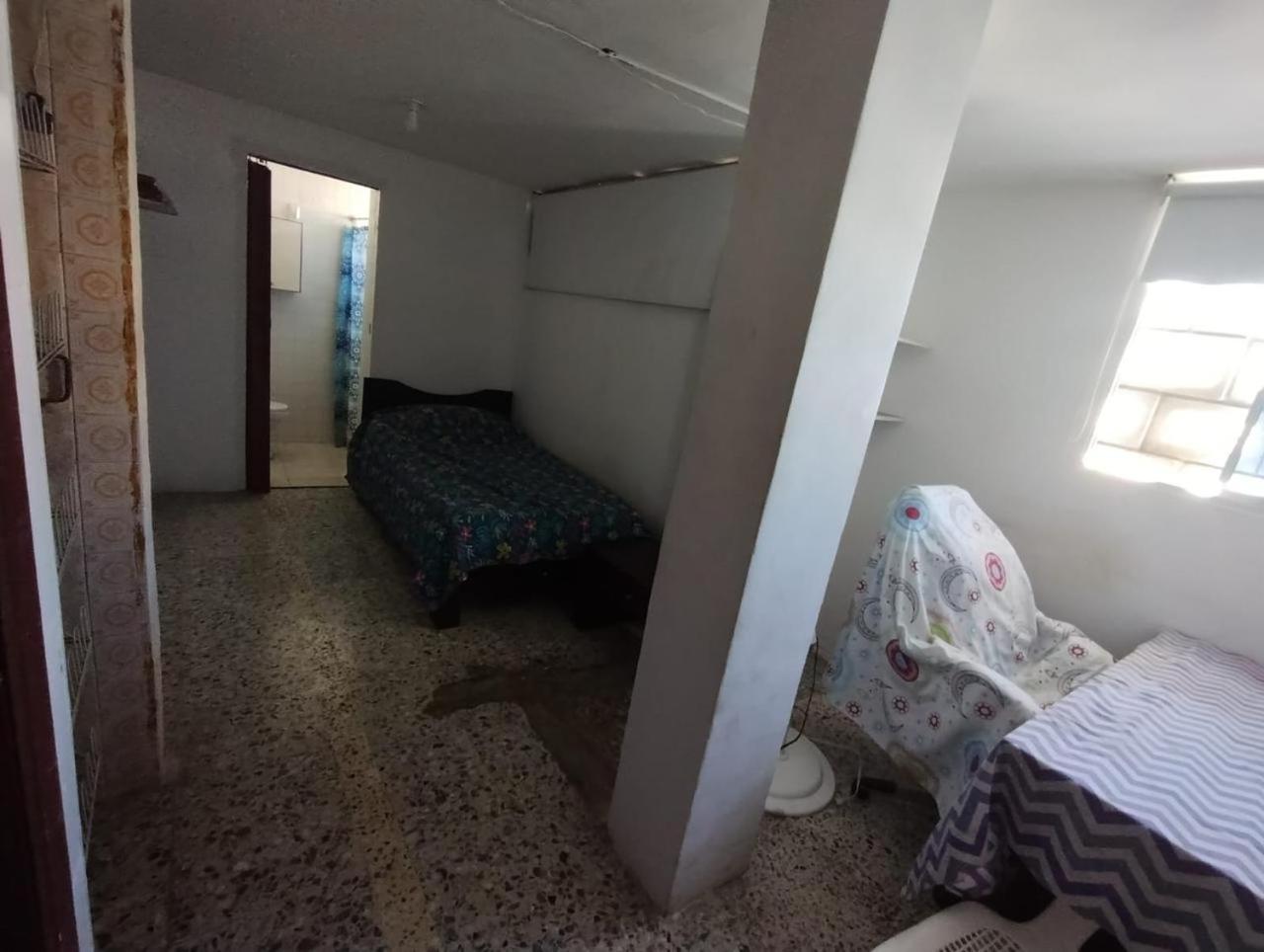 Habitación en RIOMAR casa con PISCINA