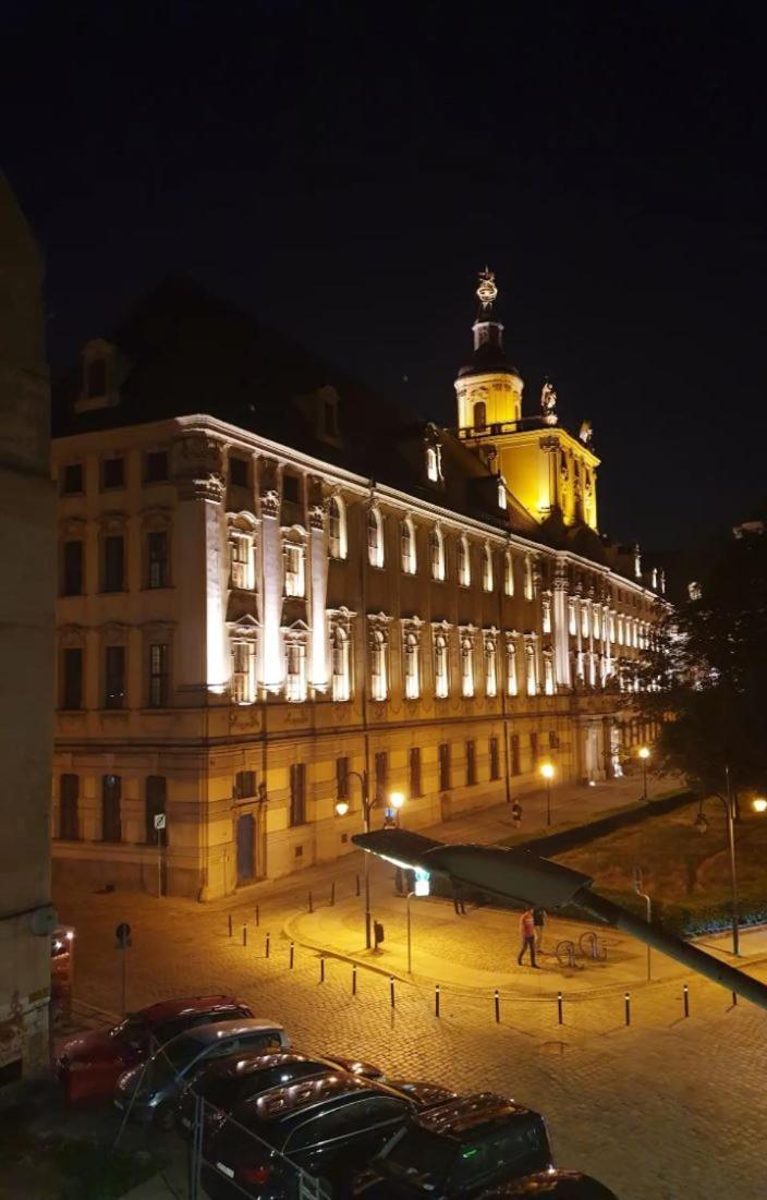 Vintage Rooms / Old Town Wroclaw / City Center